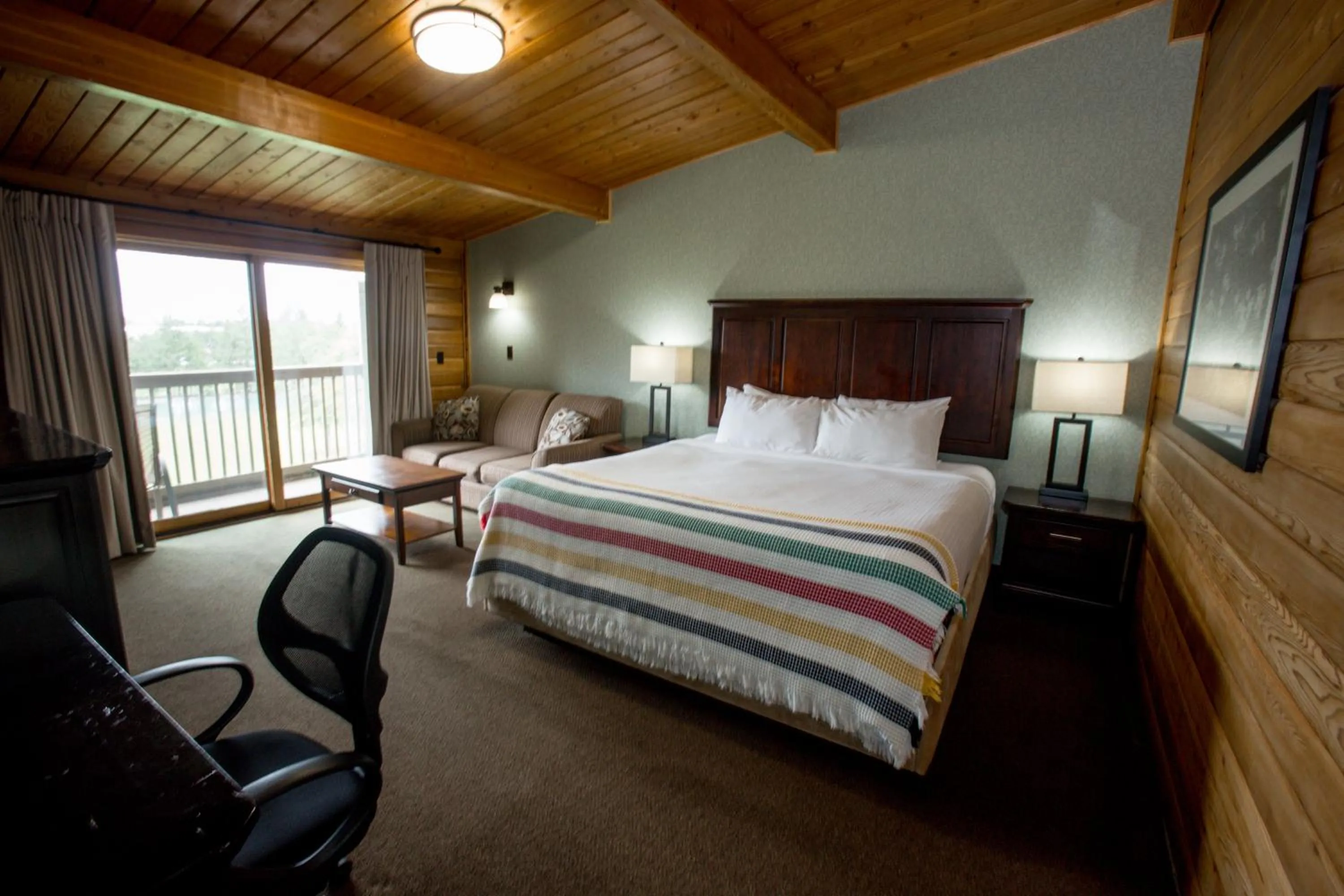 Bed in Oakwood Resort