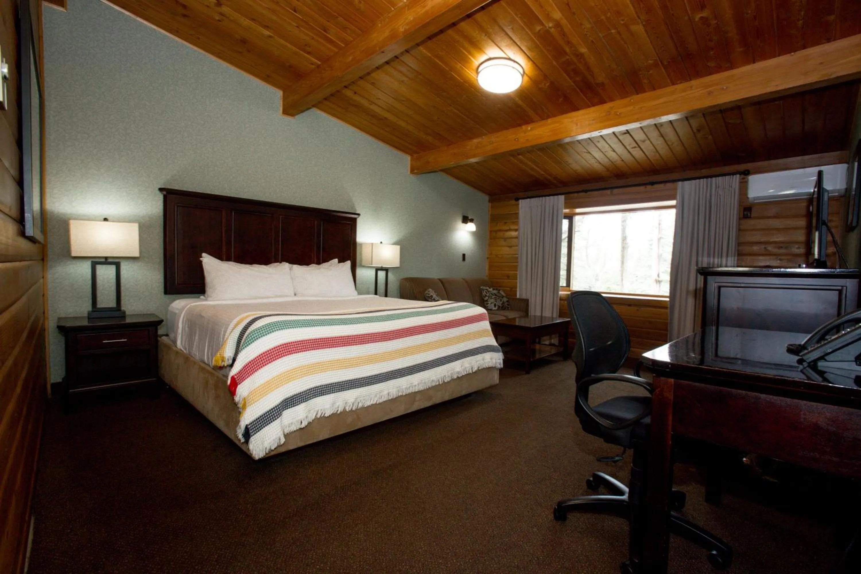 Bed in Oakwood Resort