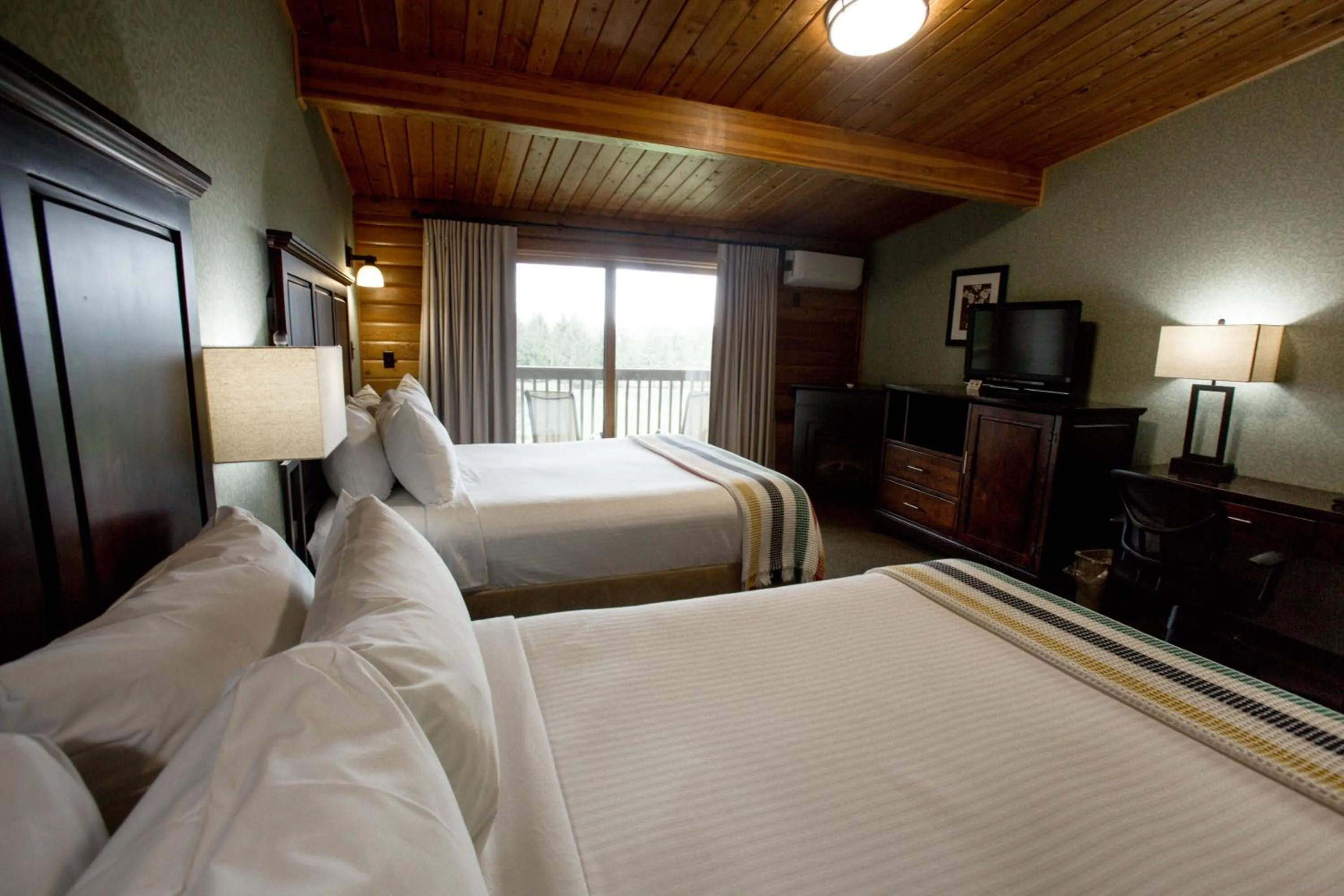 Bed in Oakwood Resort