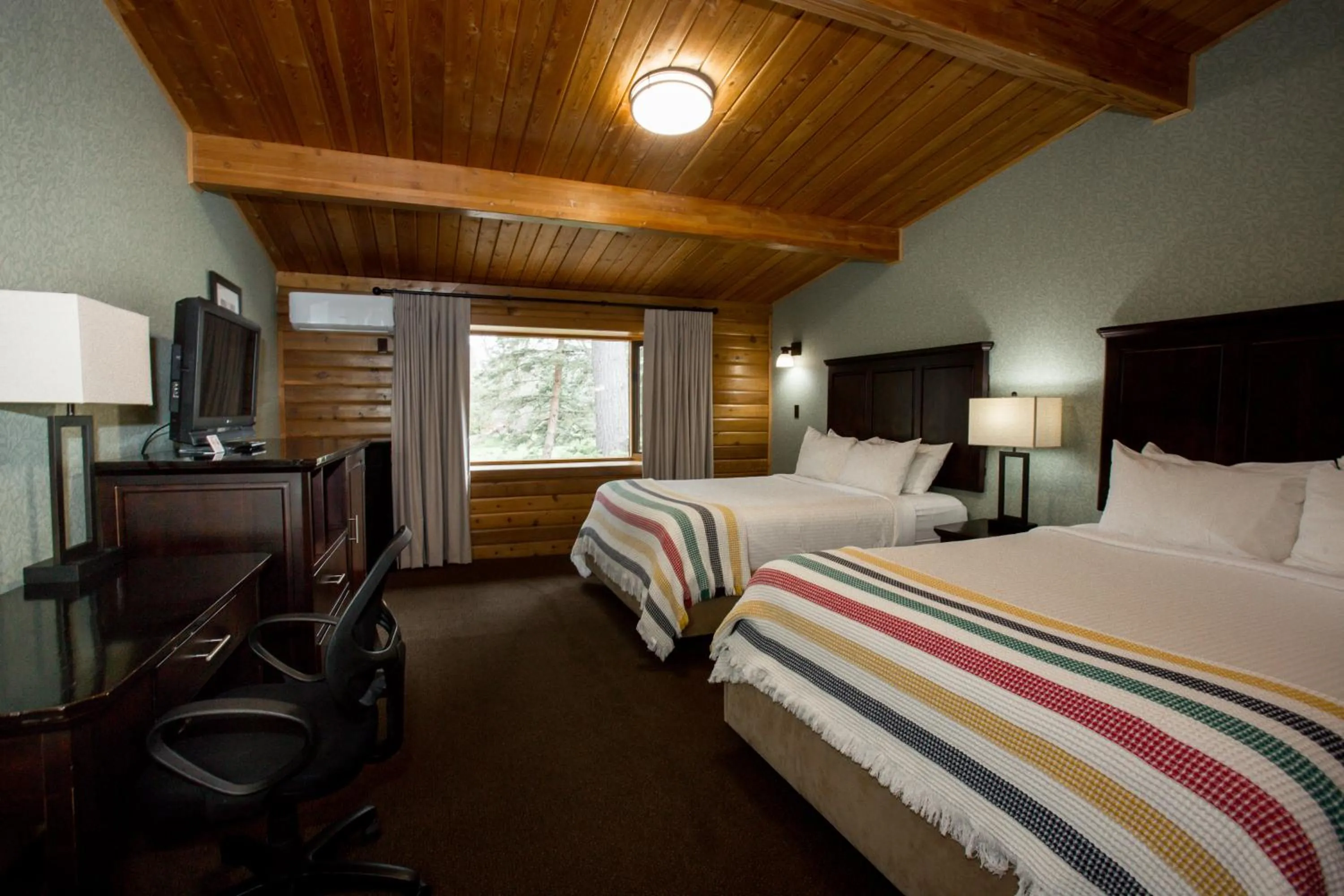 Bed in Oakwood Resort