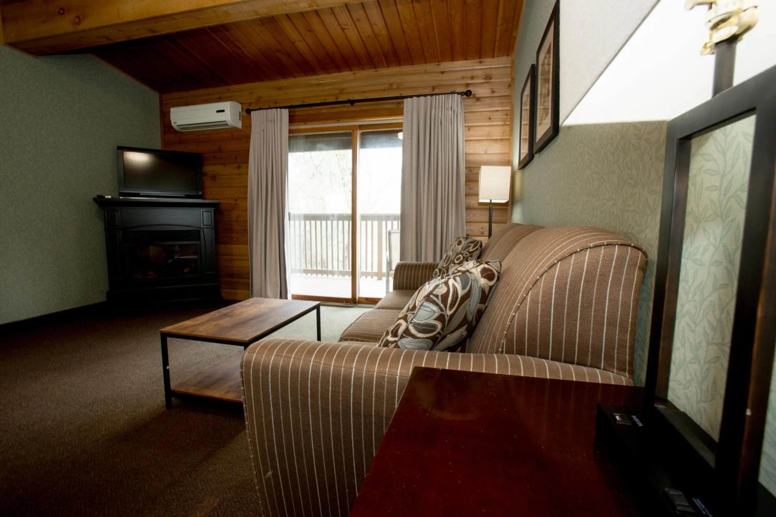 TV and multimedia in Oakwood Resort