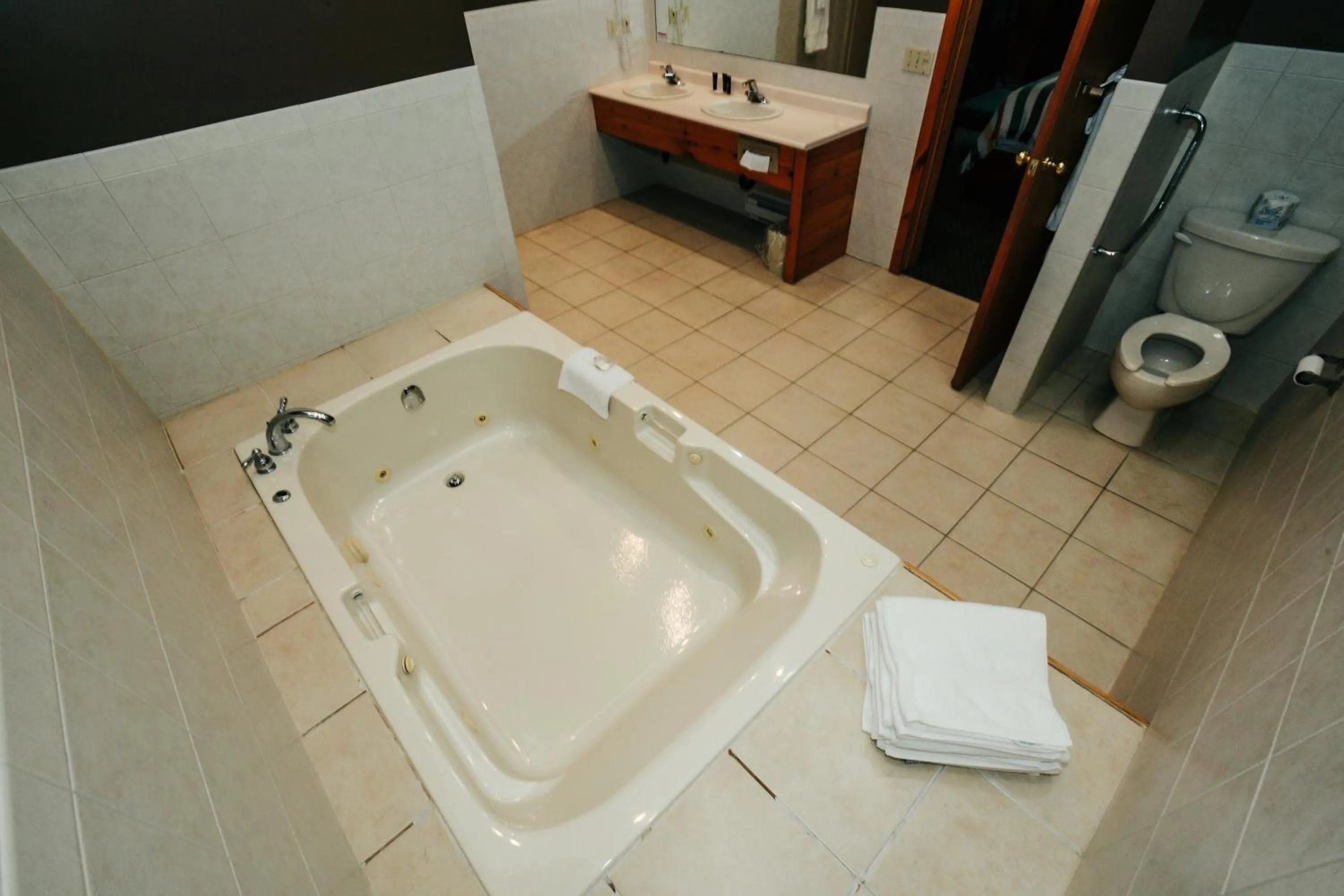 Toilet in Oakwood Resort