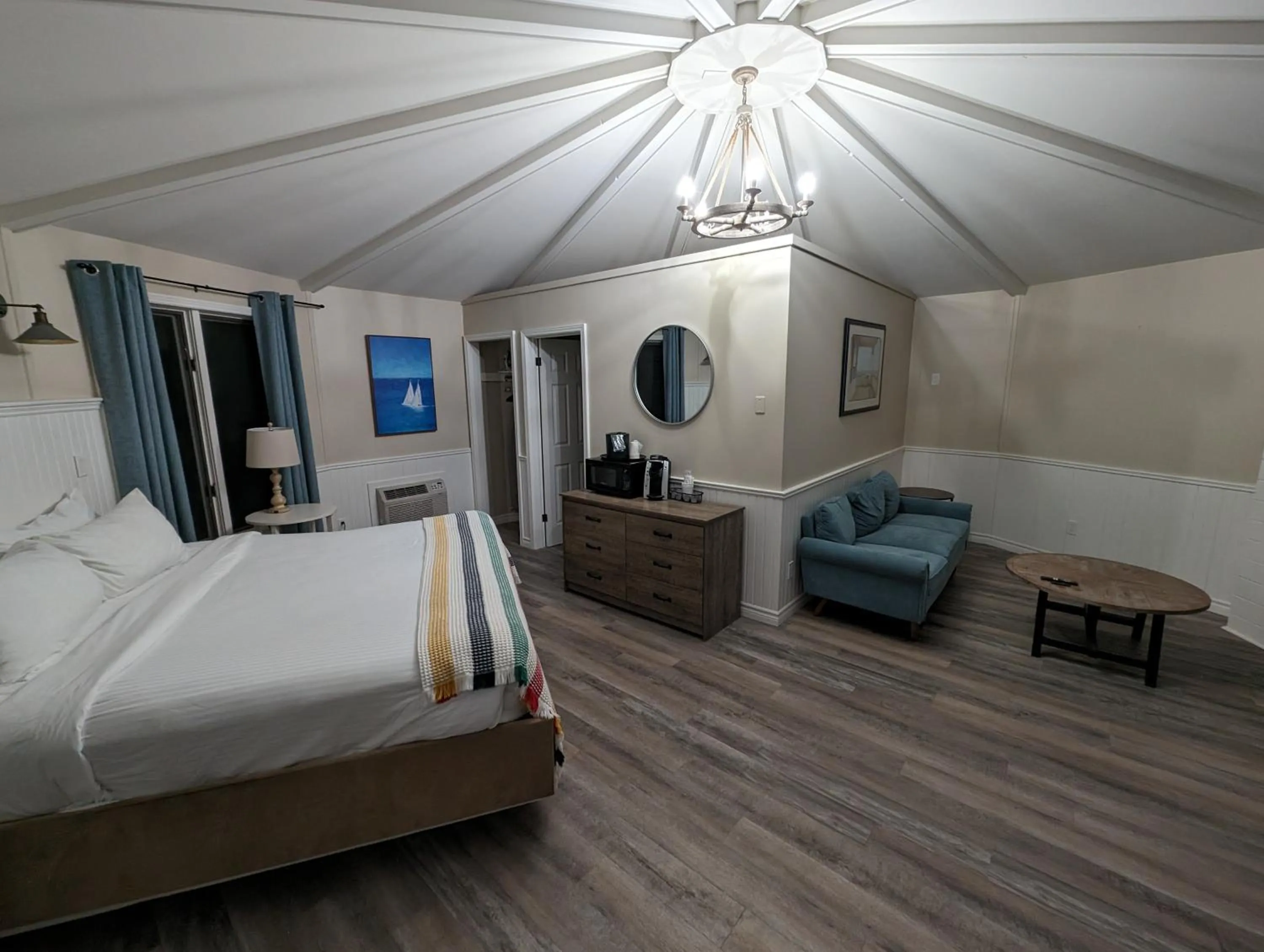 Bed in Oakwood Resort