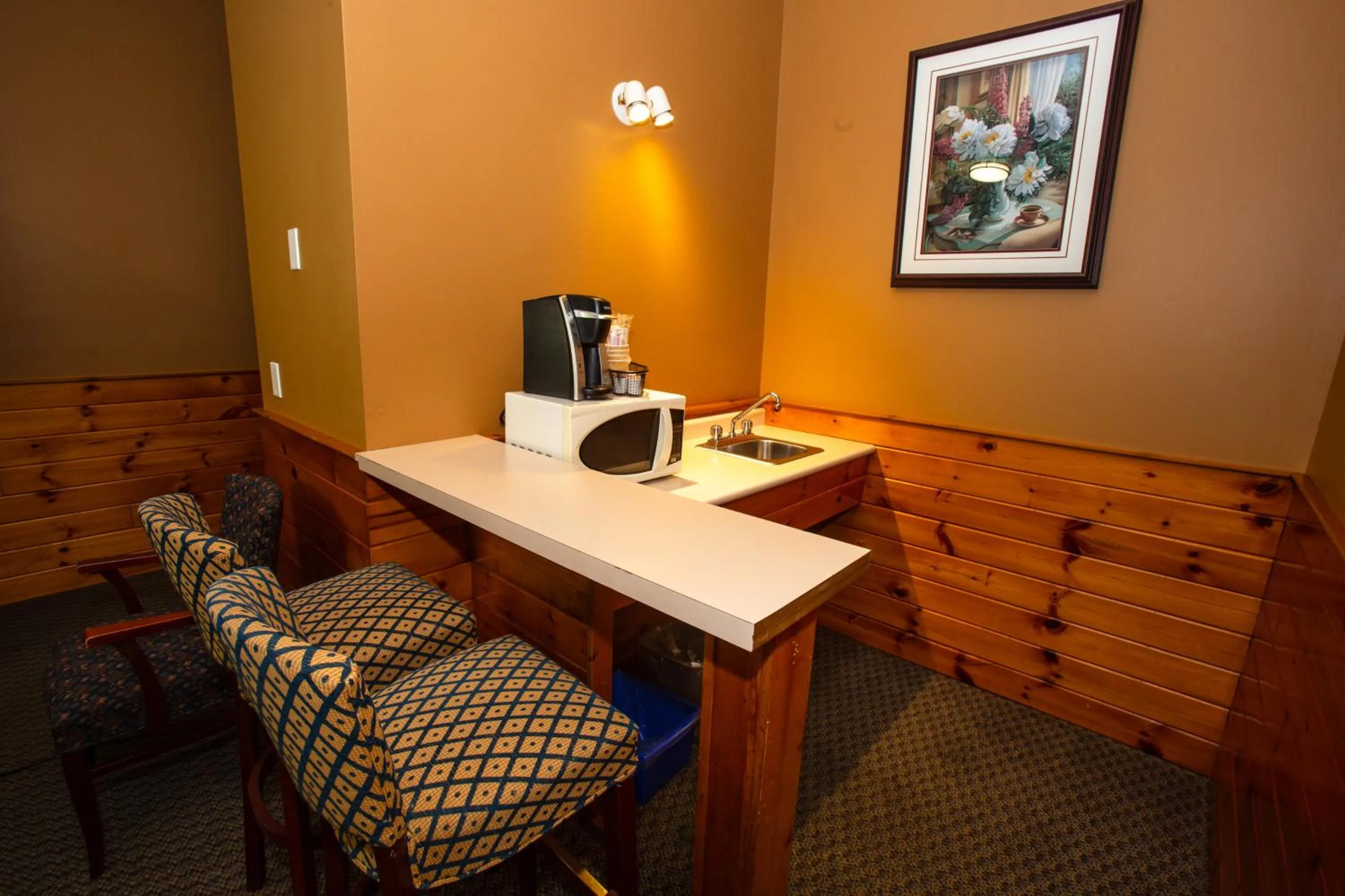 Coffee/tea facilities in Oakwood Resort