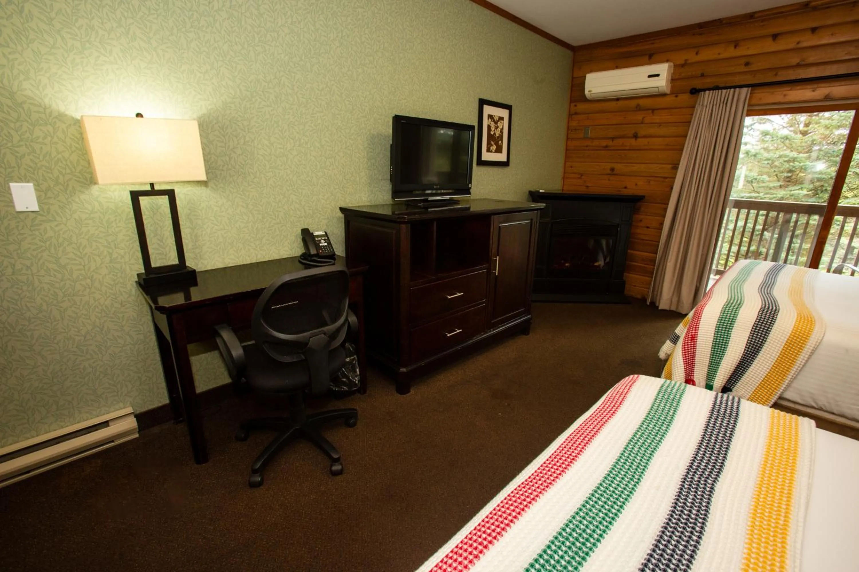 Other, Bed in Oakwood Resort