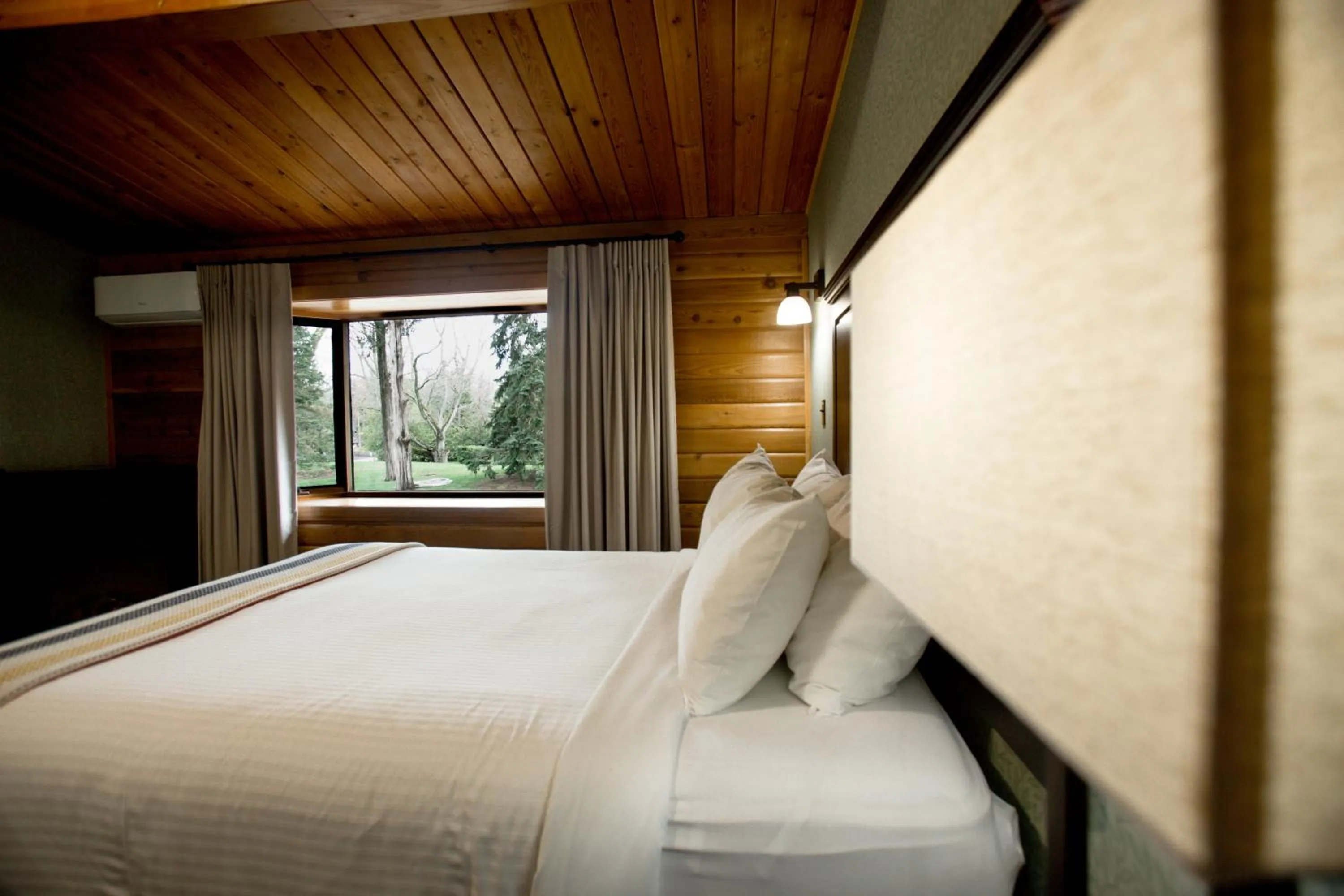 Bed in Oakwood Resort