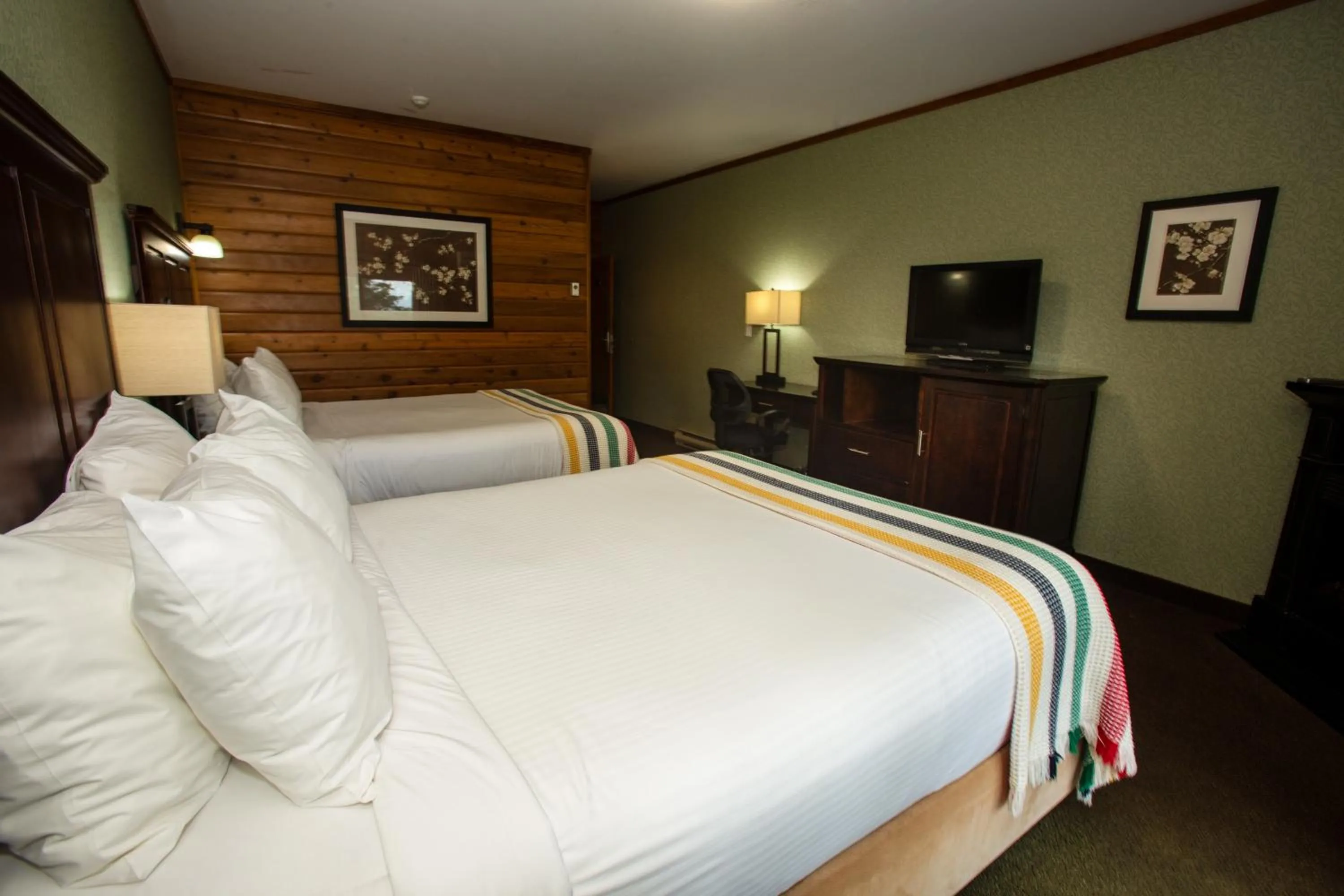 Bed in Oakwood Resort