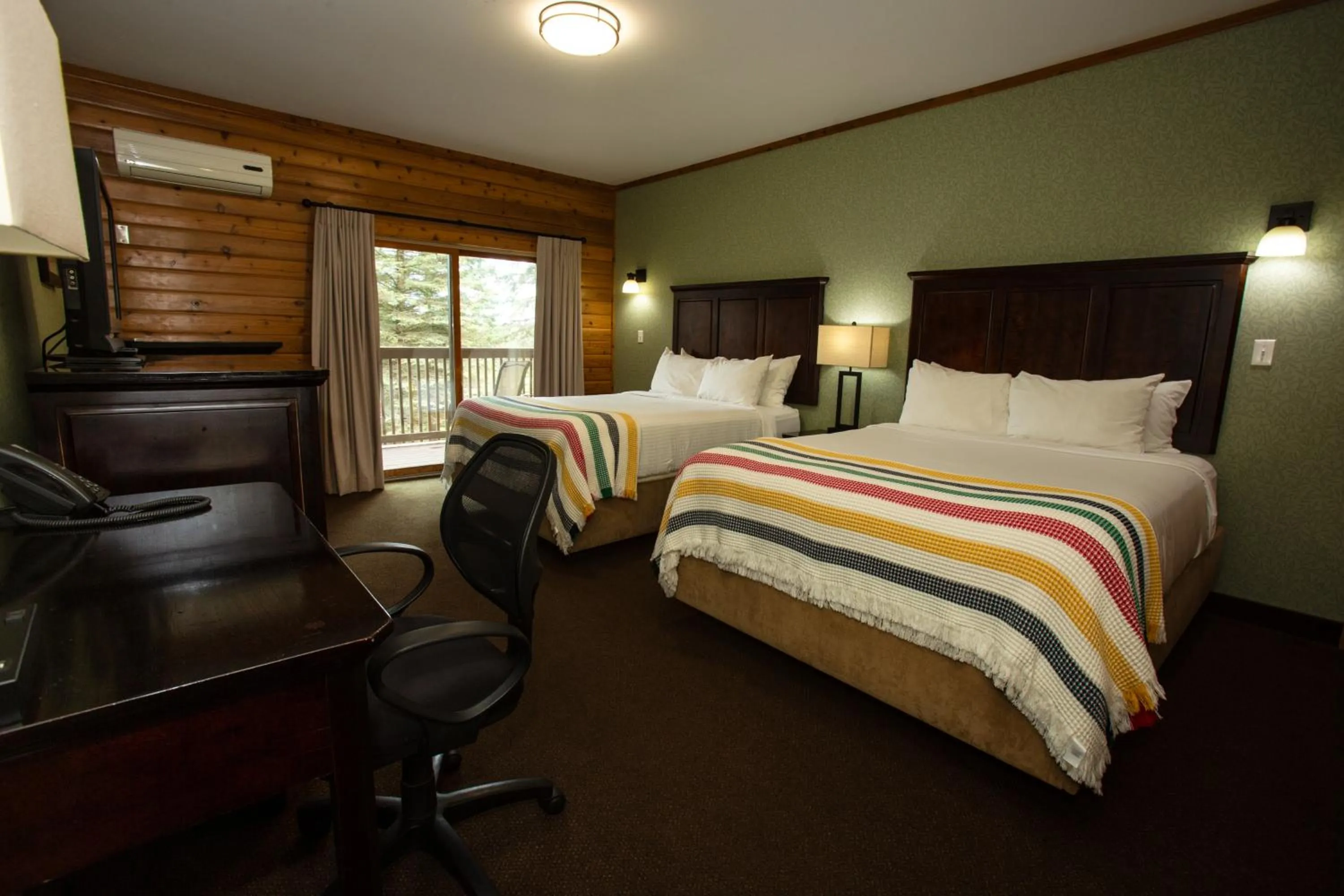 TV and multimedia, Bed in Oakwood Resort