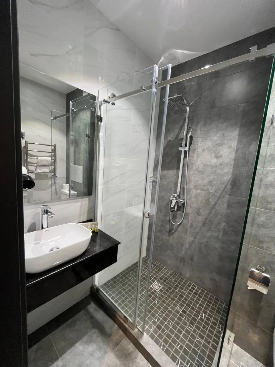 Bathroom in UNIQUE HOTEL