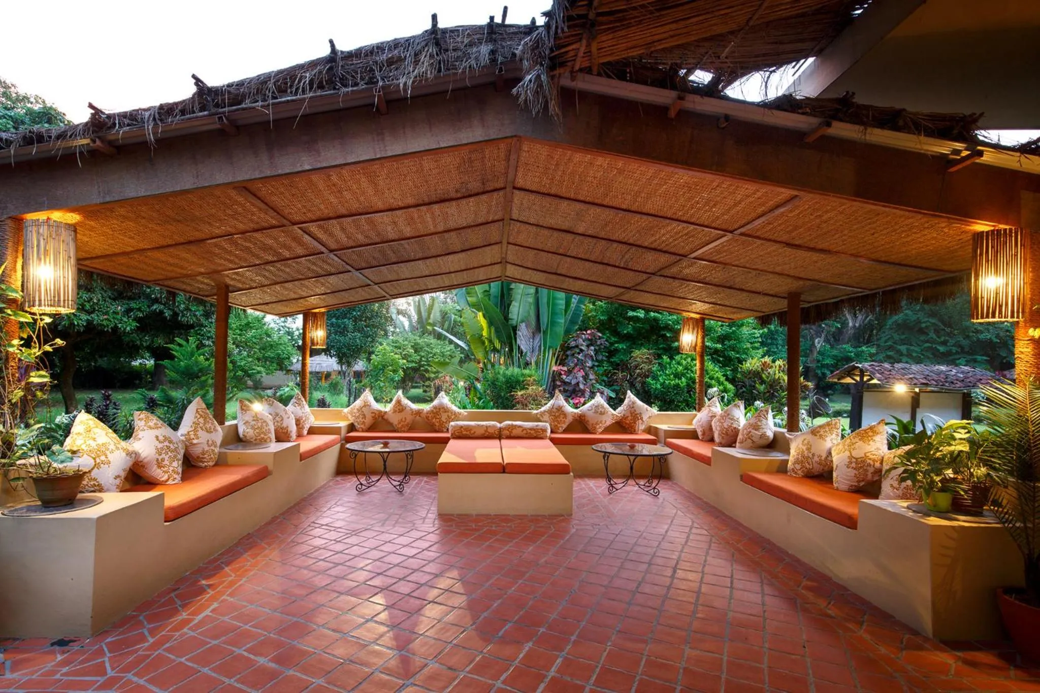 Communal lounge/ TV room in Green Mansions Jungle Resort