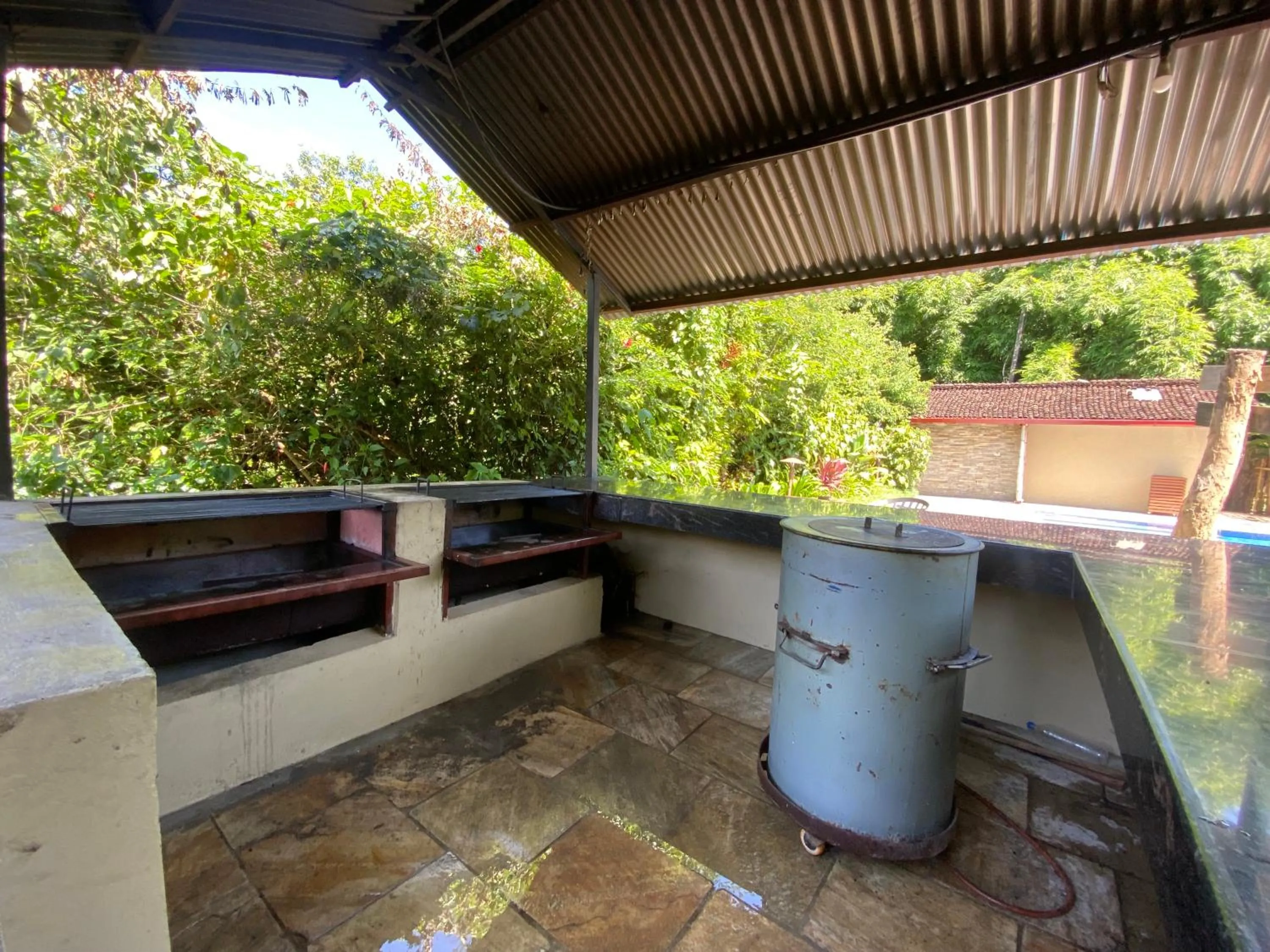 BBQ facilities in Green Mansions Jungle Resort