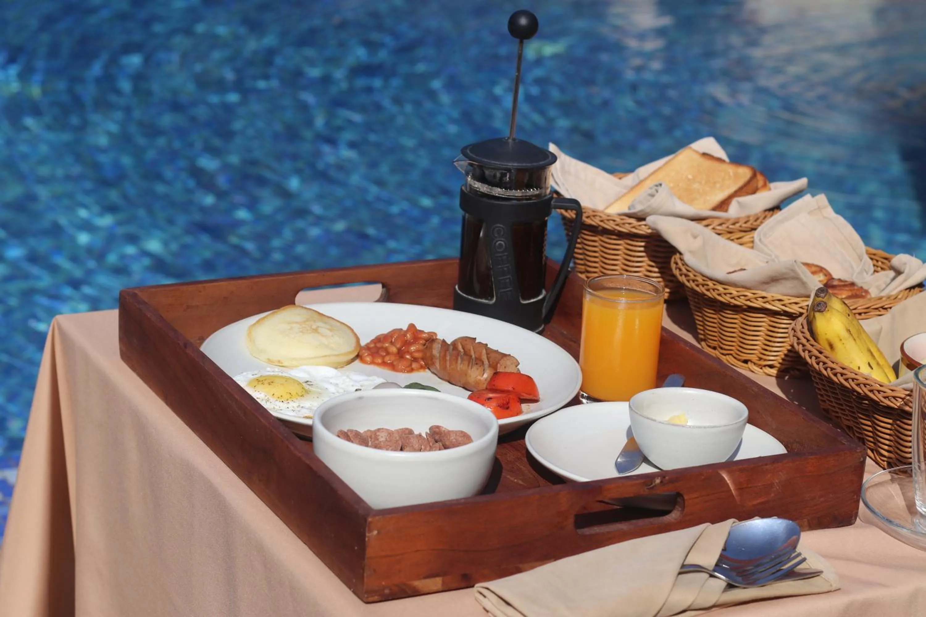 Food and drinks in Green Mansions Jungle Resort