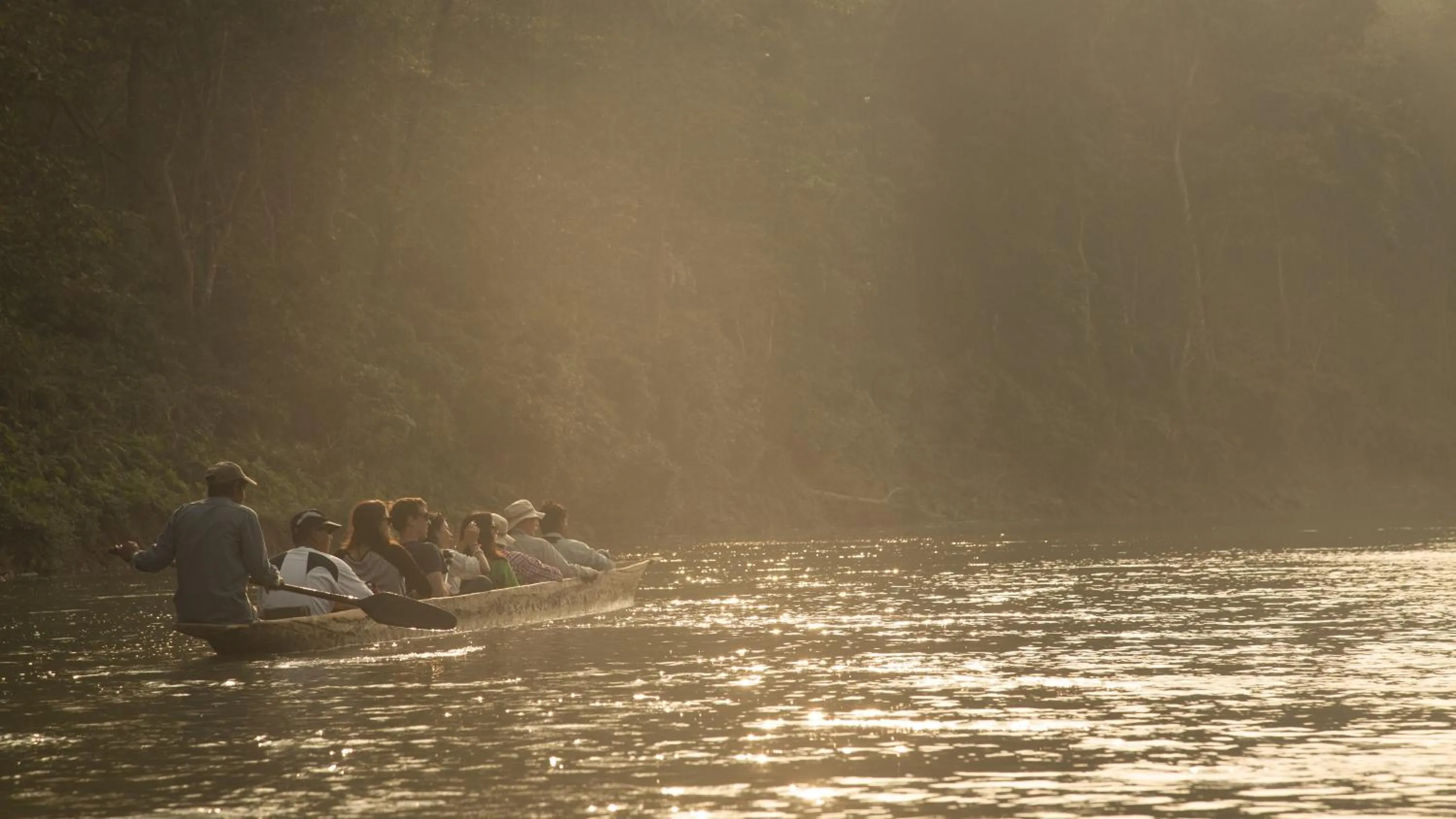 Canoeing in Green Mansions Jungle Resort