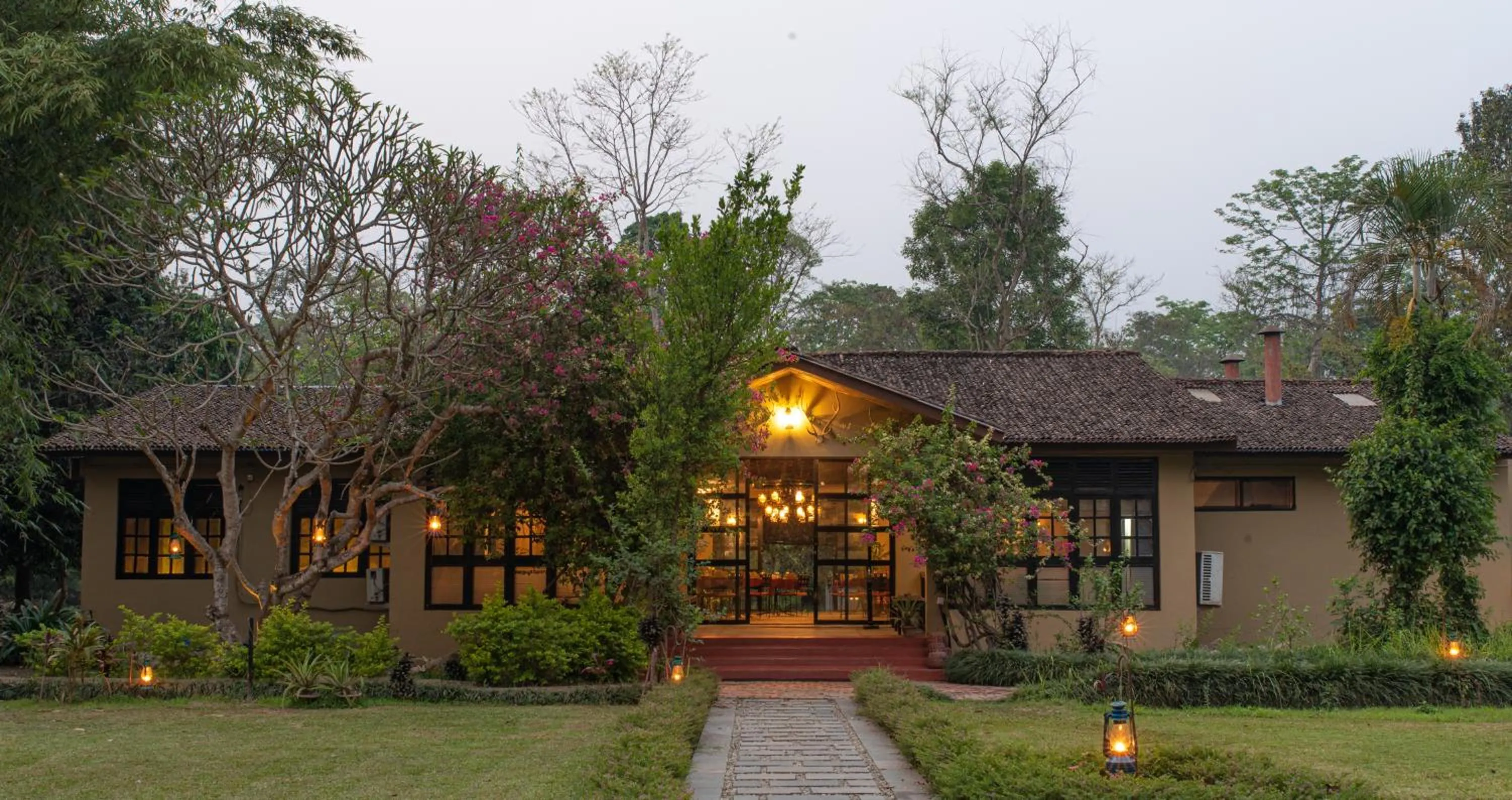 Restaurant/places to eat in Green Mansions Jungle Resort