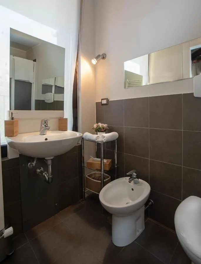 LT - Room's Bed & Living