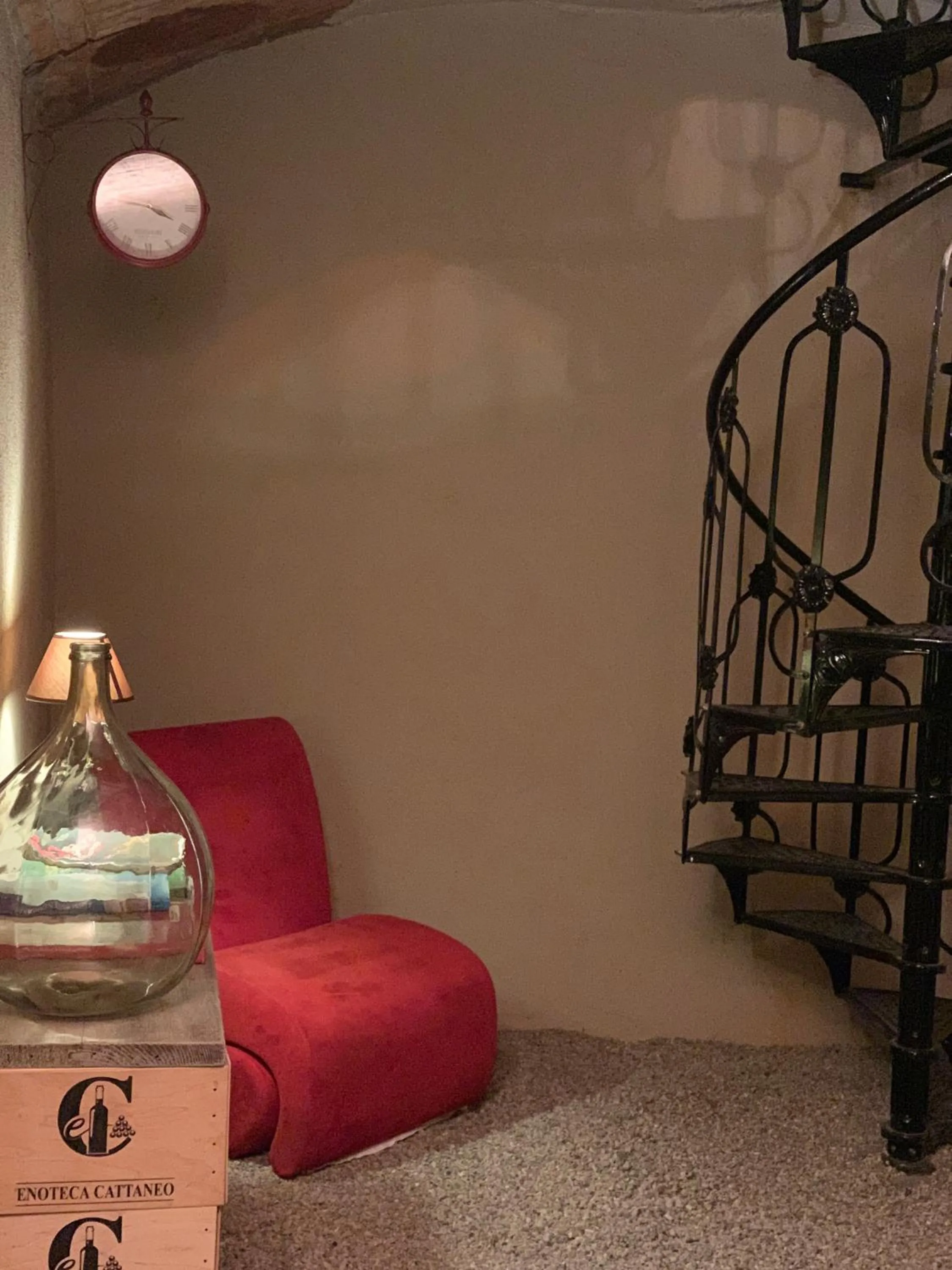 LT - Room's Bed & Living