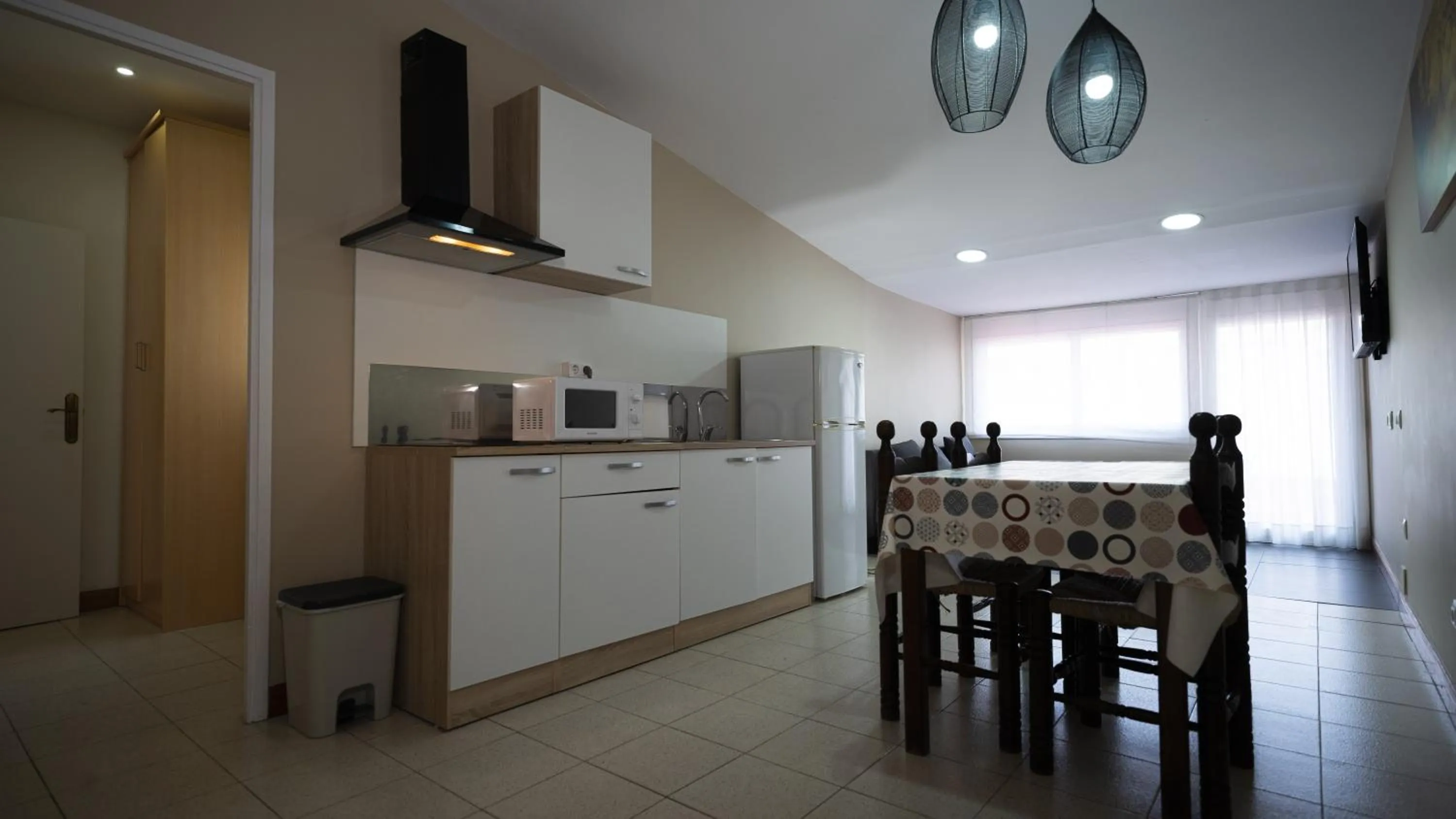 Kitchen or kitchenette in Hostal La Premsa