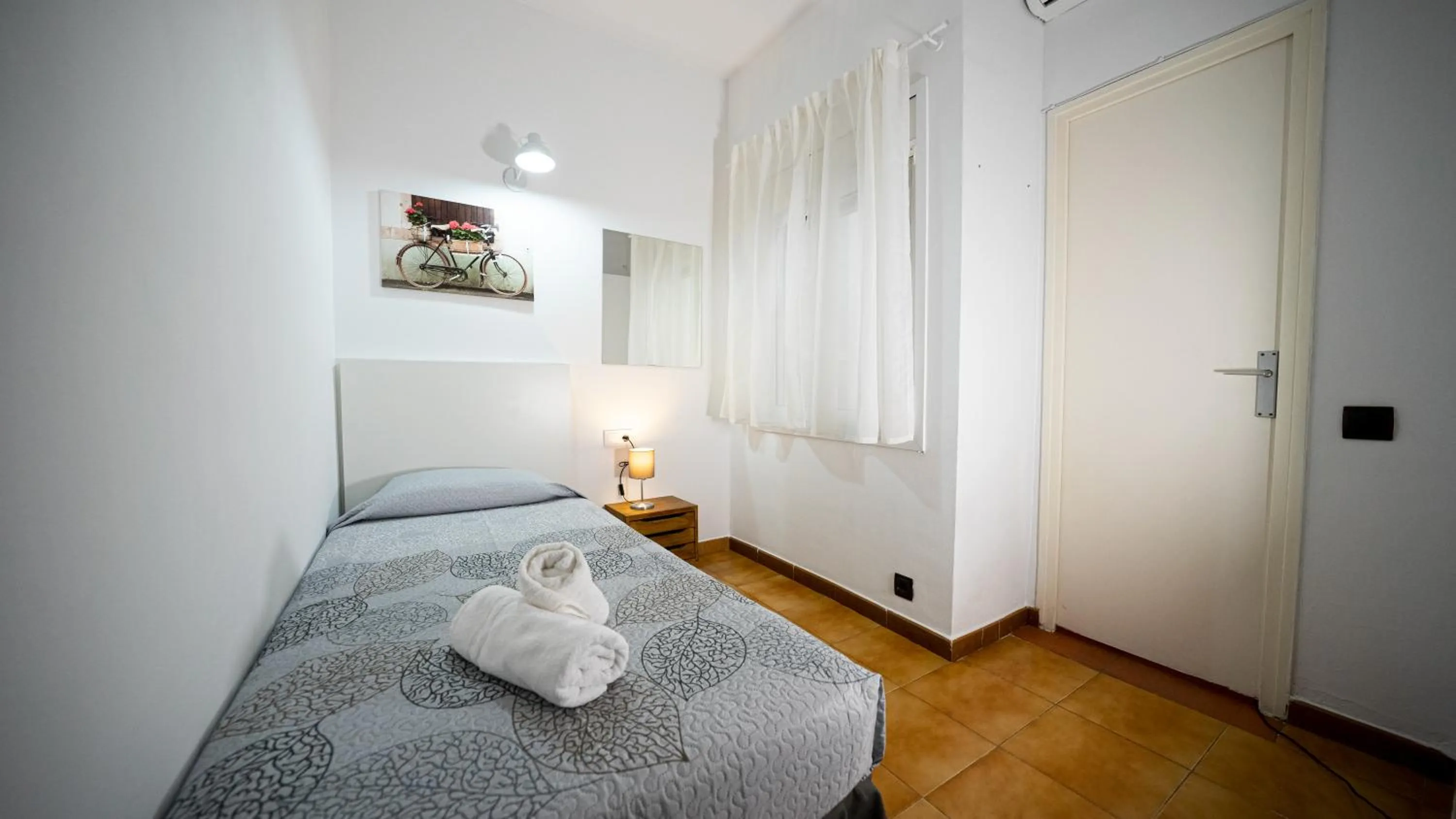 Photo of the whole room, Bed in Hostal La Premsa