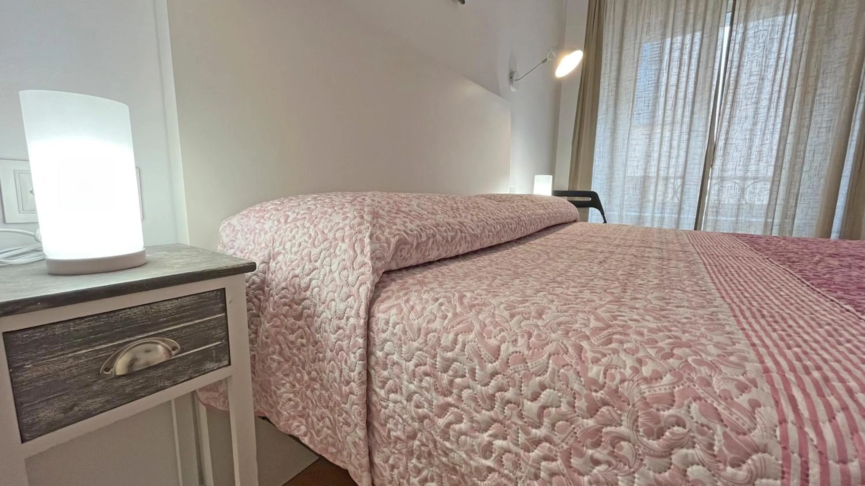 Photo of the whole room, Bed in Hostal La Premsa