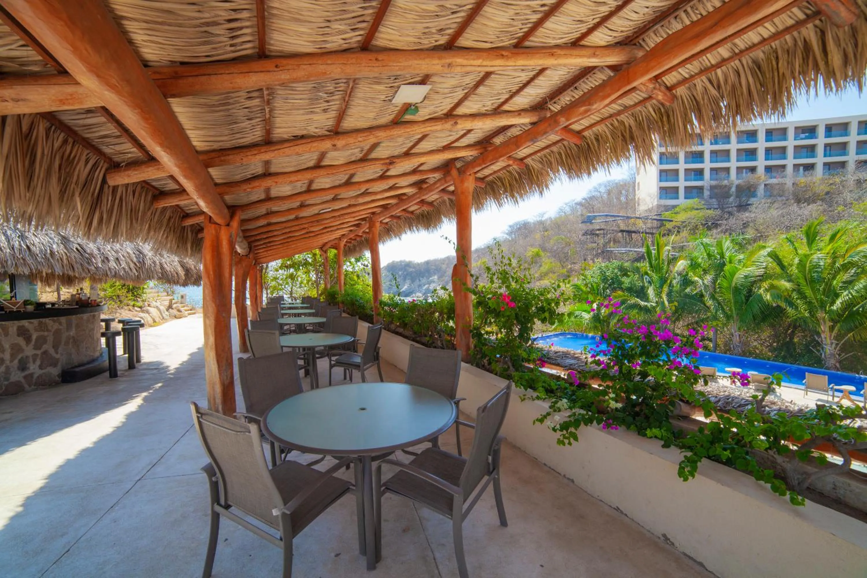 Day in Coral Blue Huatulco All Inclusive