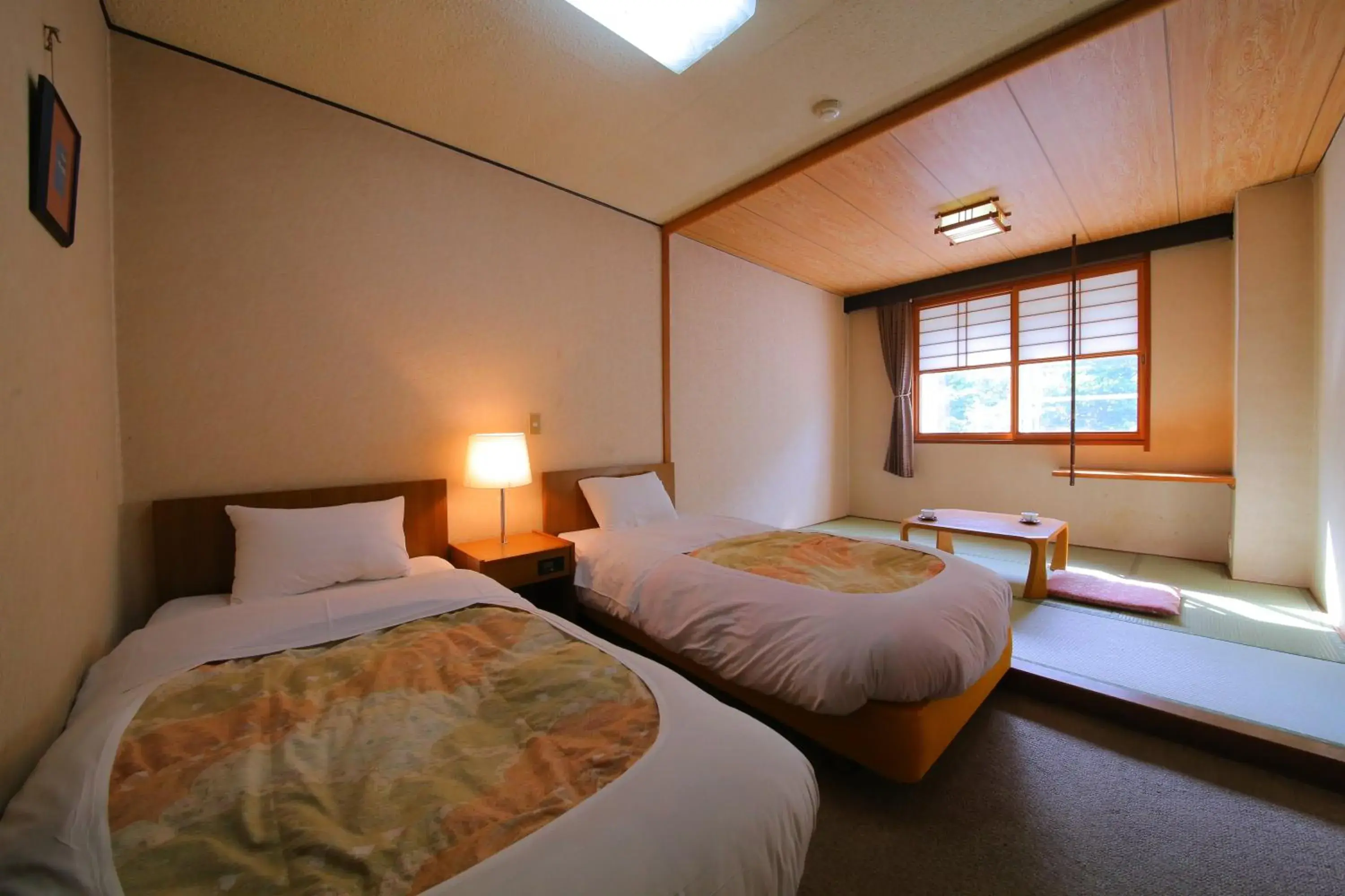 Twin Room - single occupancy in Lake Side Hotel Minatoya Twin Room - single occupancy in Lake Side Hotel Minatoya
