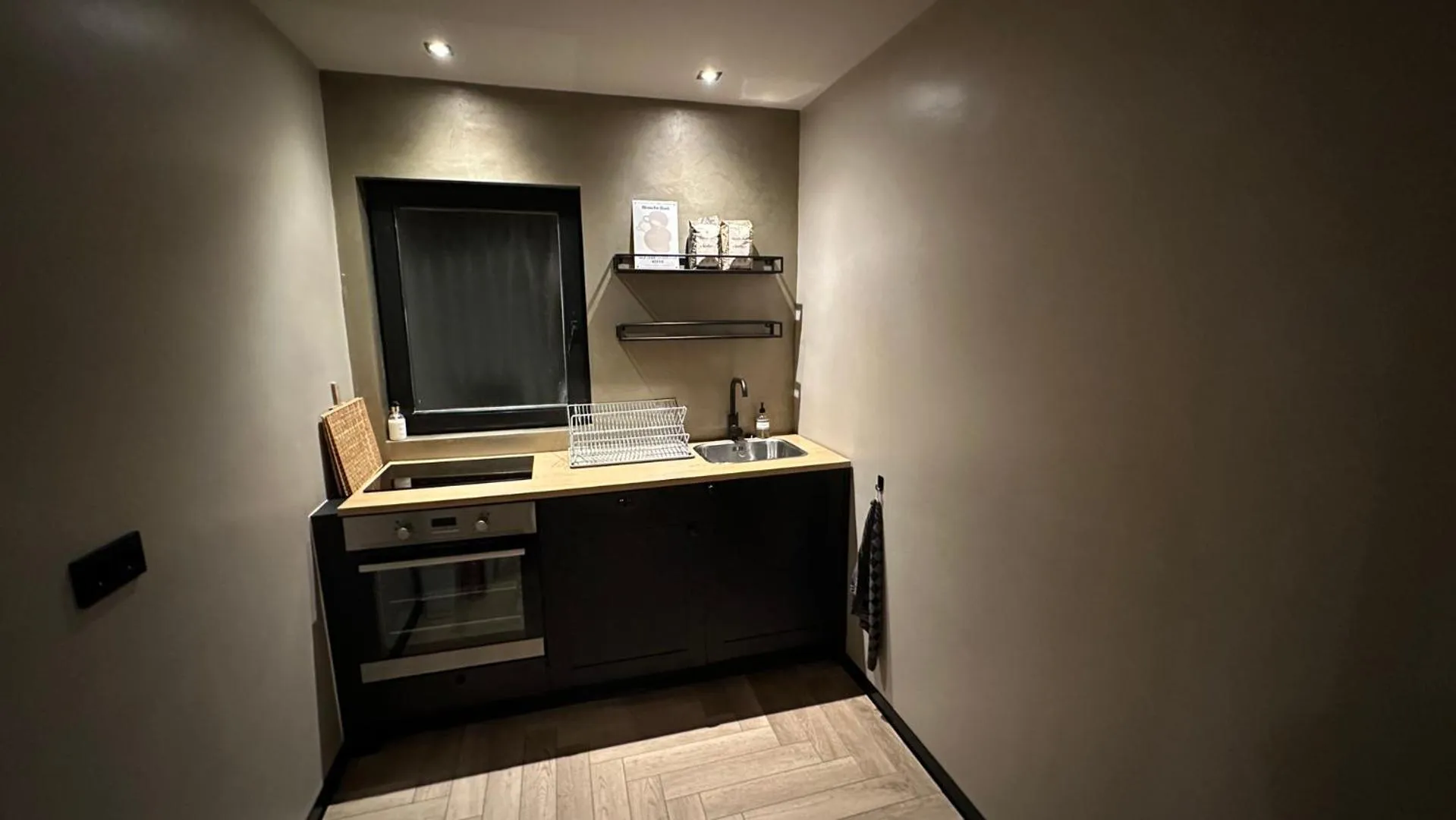 Communal lounge/ TV room in Boutique Hotel Le Faucon