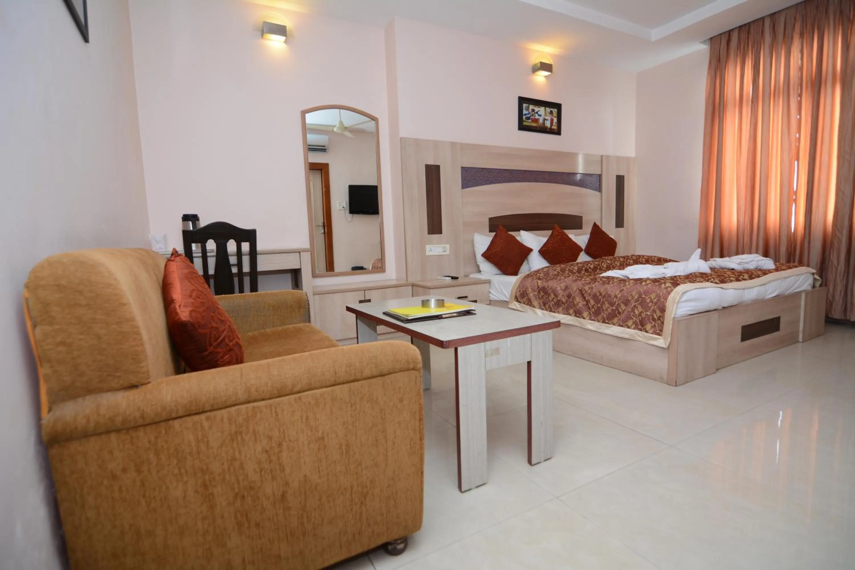 Photo of the whole room, Bed in Hotel Royal Highness