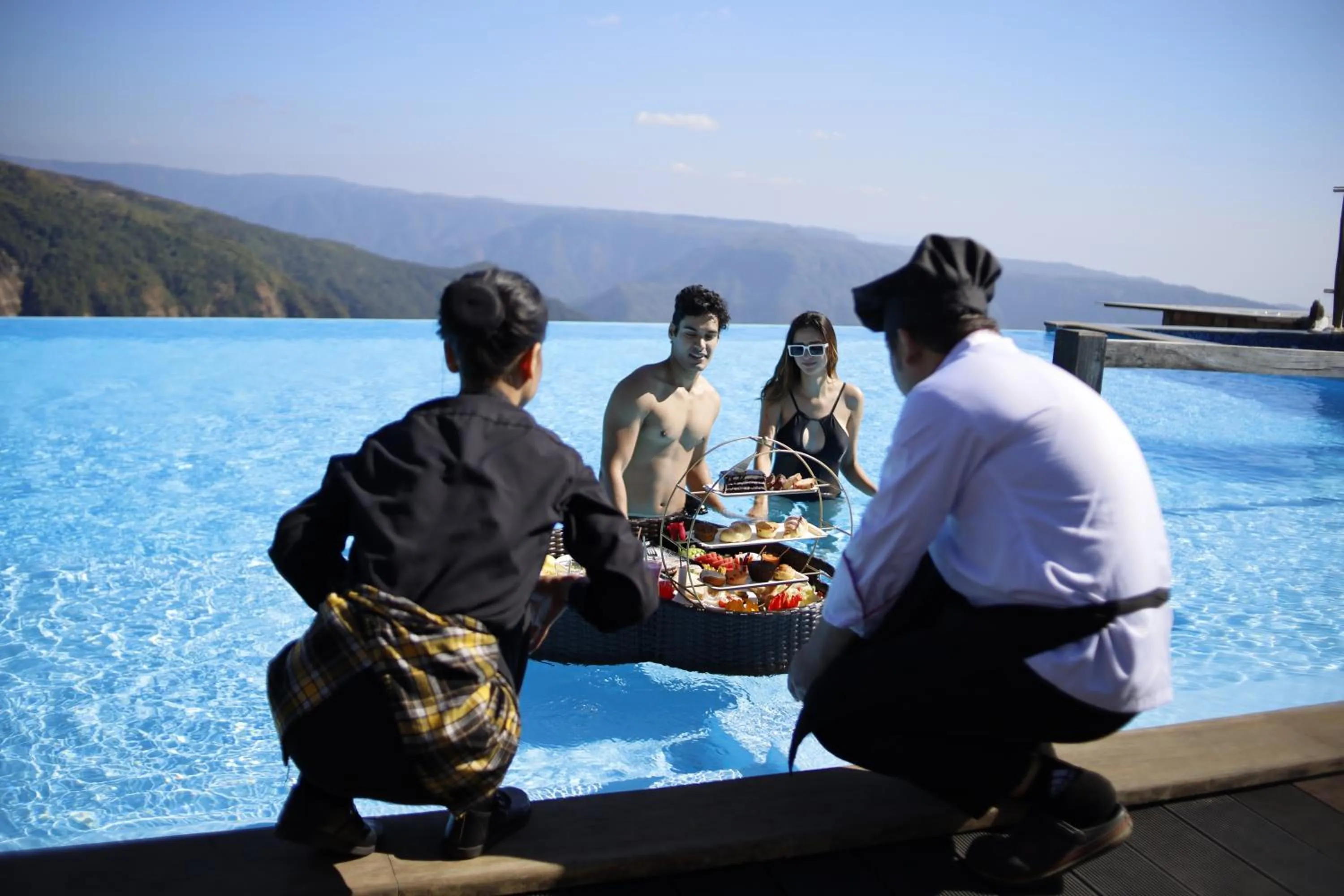 Food and drinks in Polo Cherrapunjee Resort