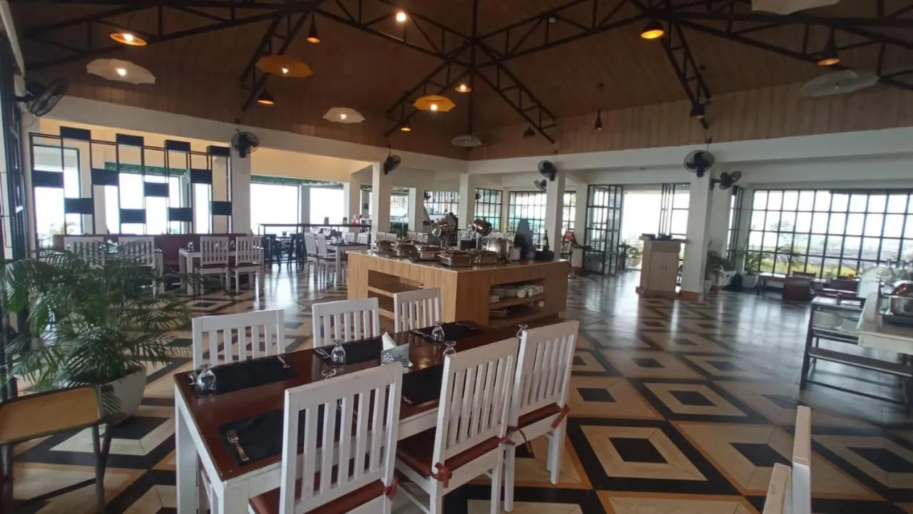 Restaurant/places to eat in Polo Cherrapunjee Resort