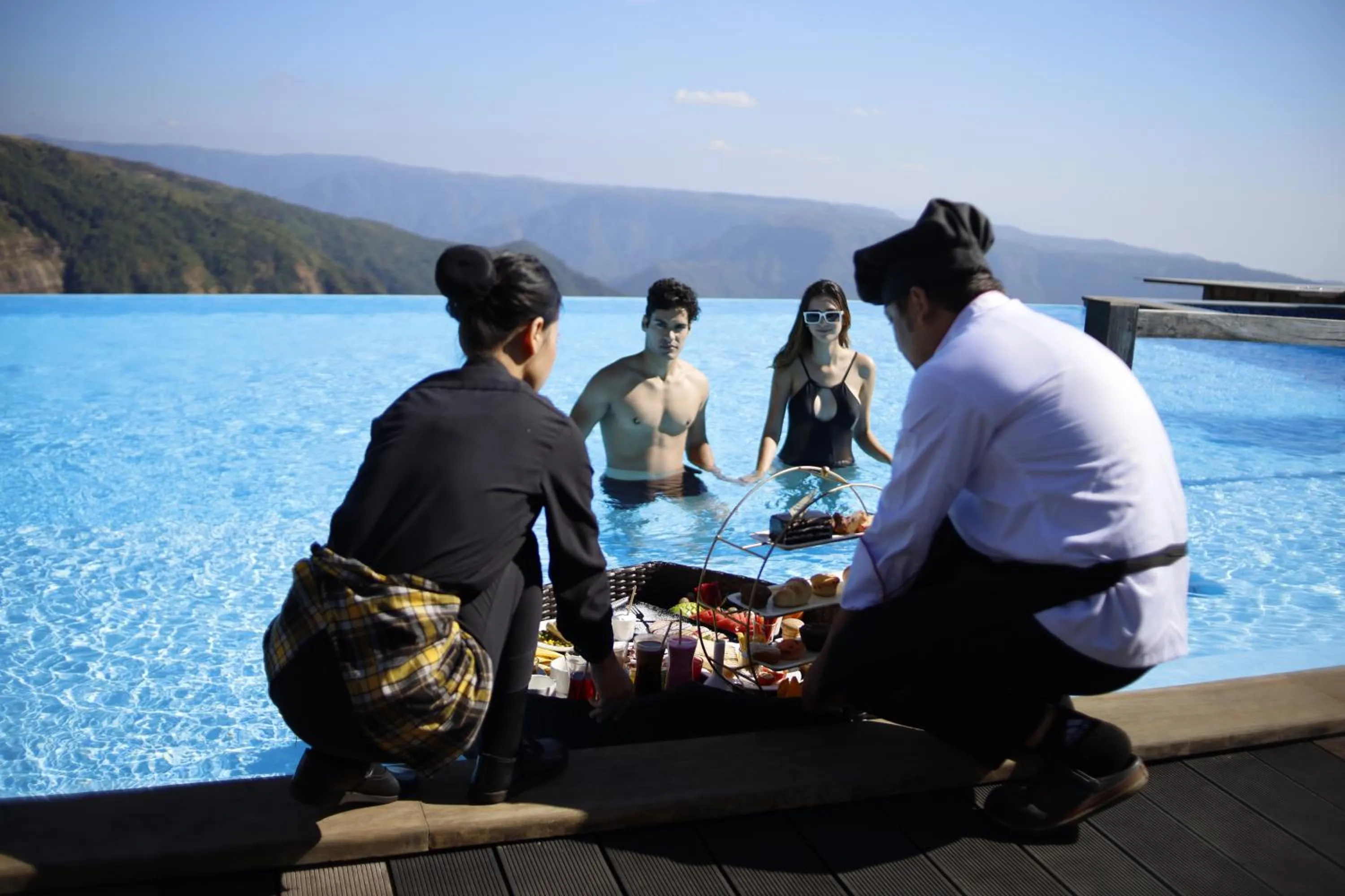 Food and drinks in Polo Cherrapunjee Resort