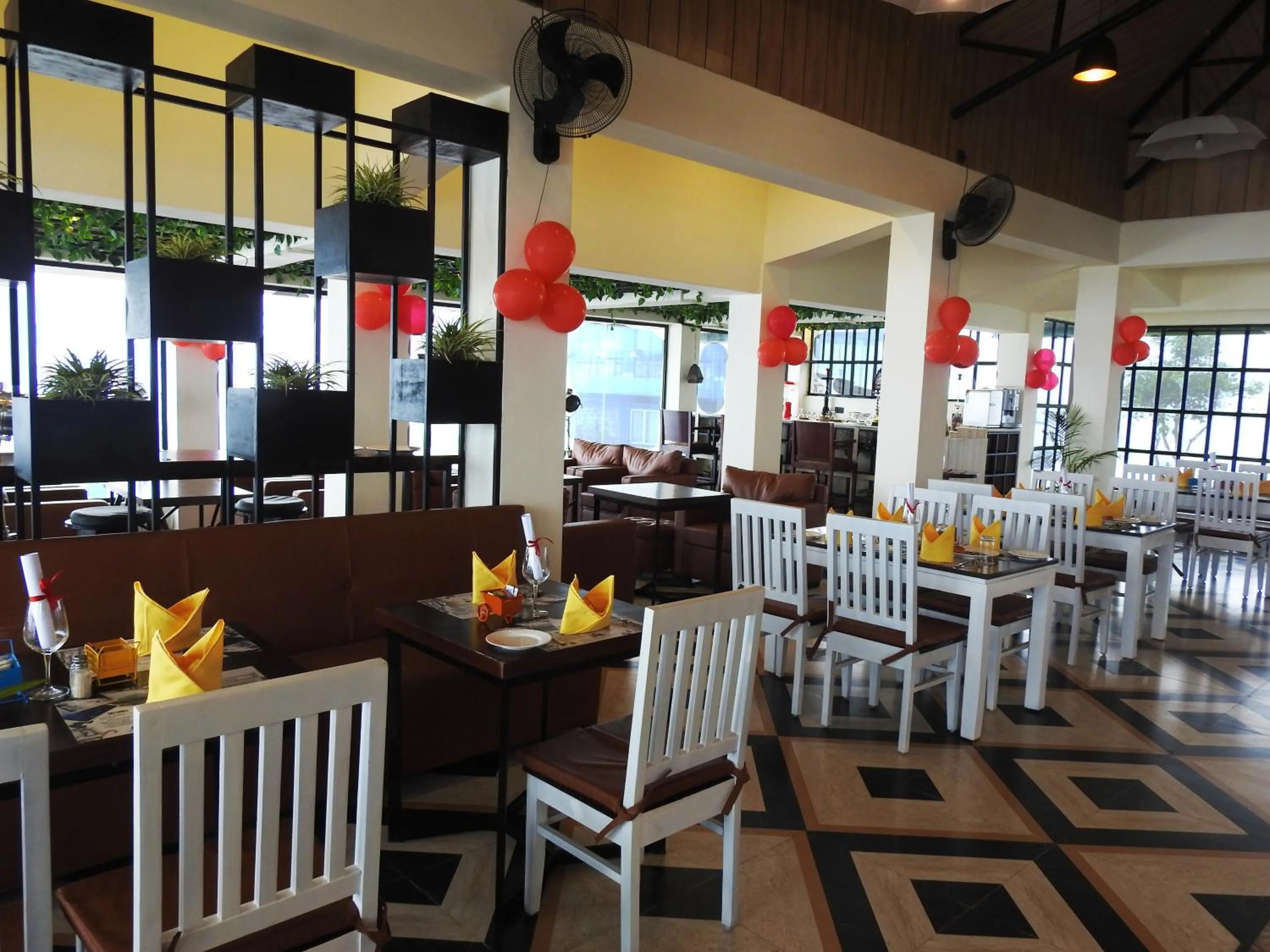 Restaurant/places to eat in Polo Cherrapunjee Resort