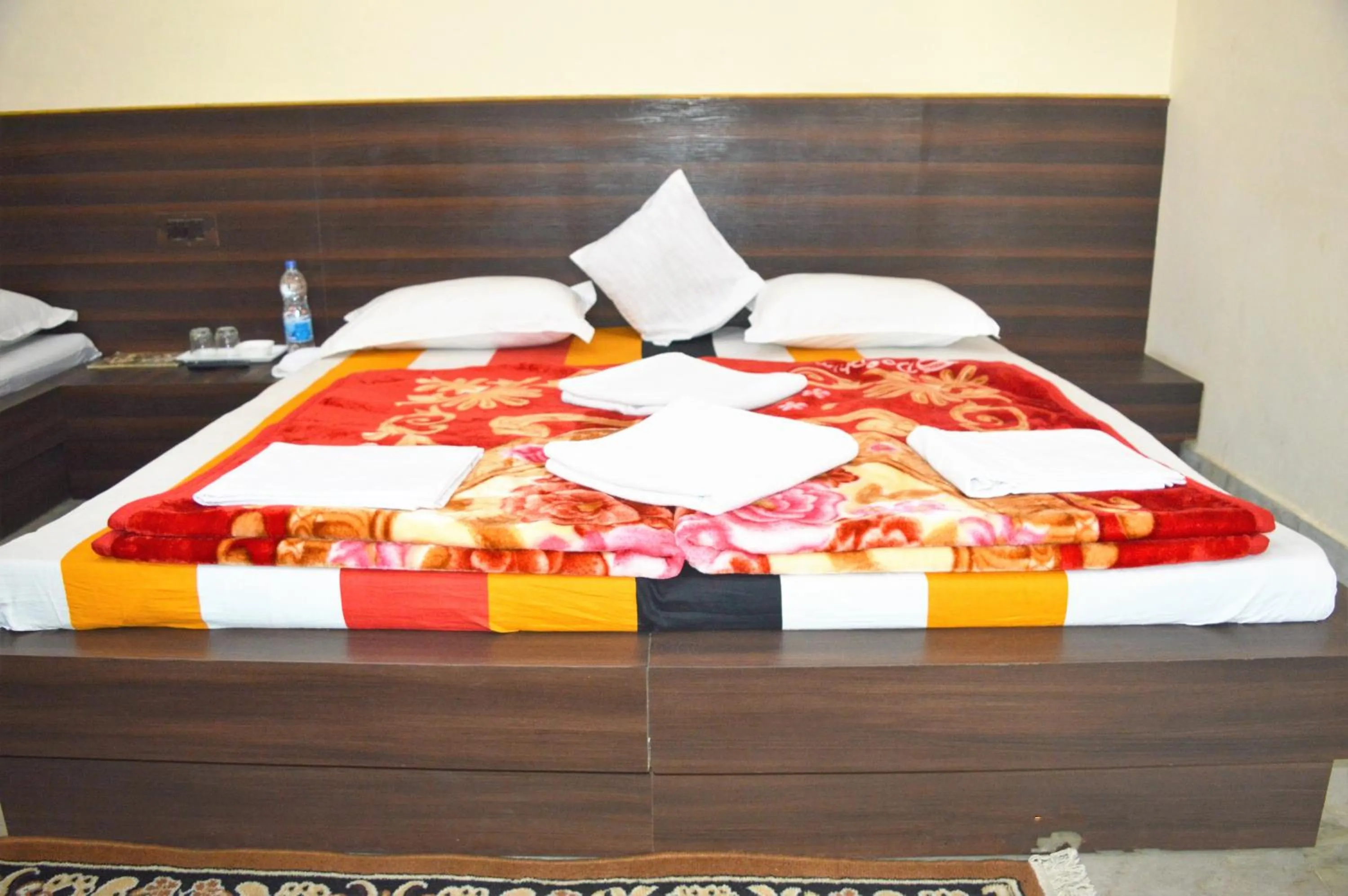 Bed in Hotel Goverdhan Tourist Complex