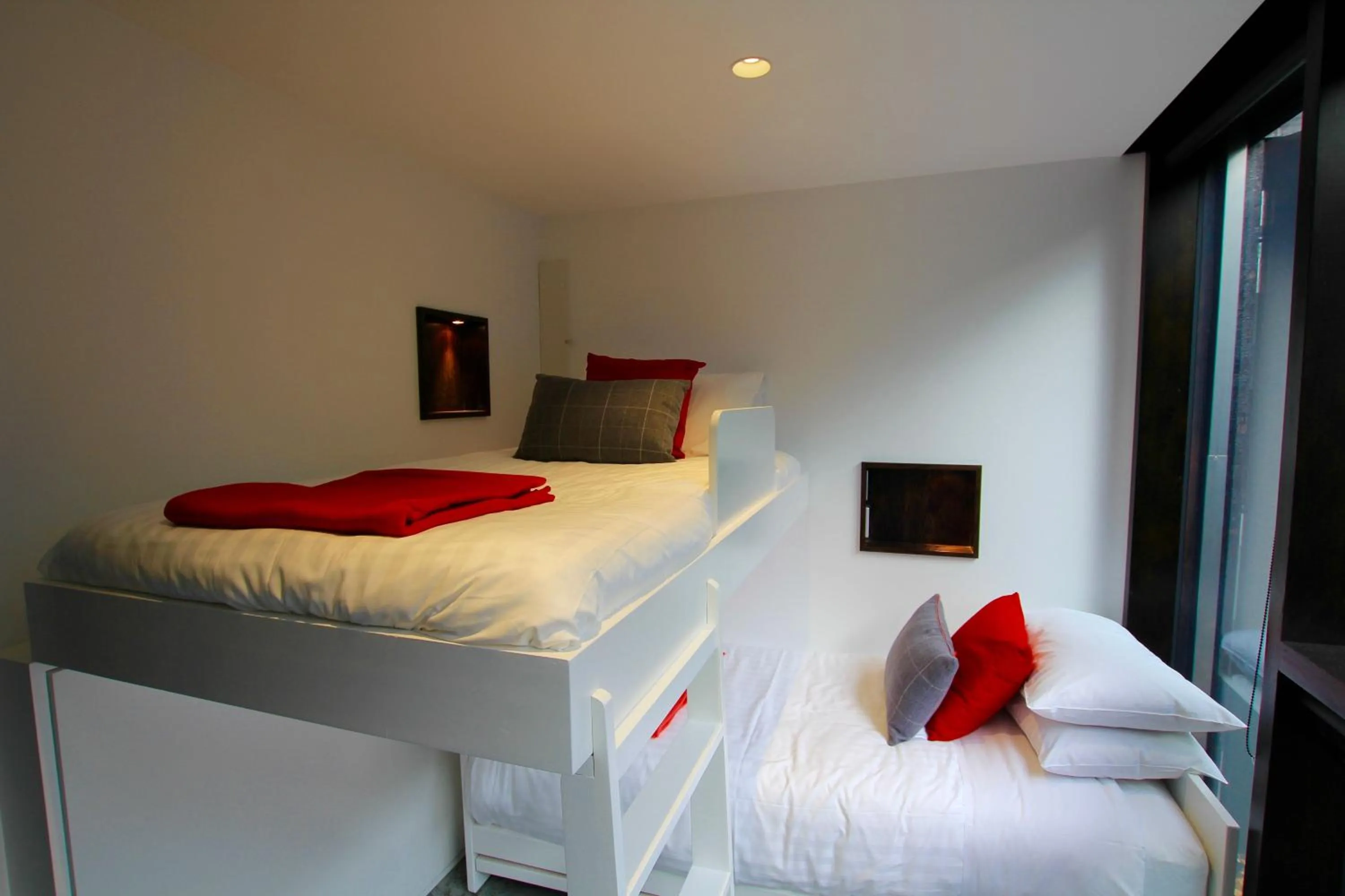 bunk bed, Bed in Old Bishop's Quarters