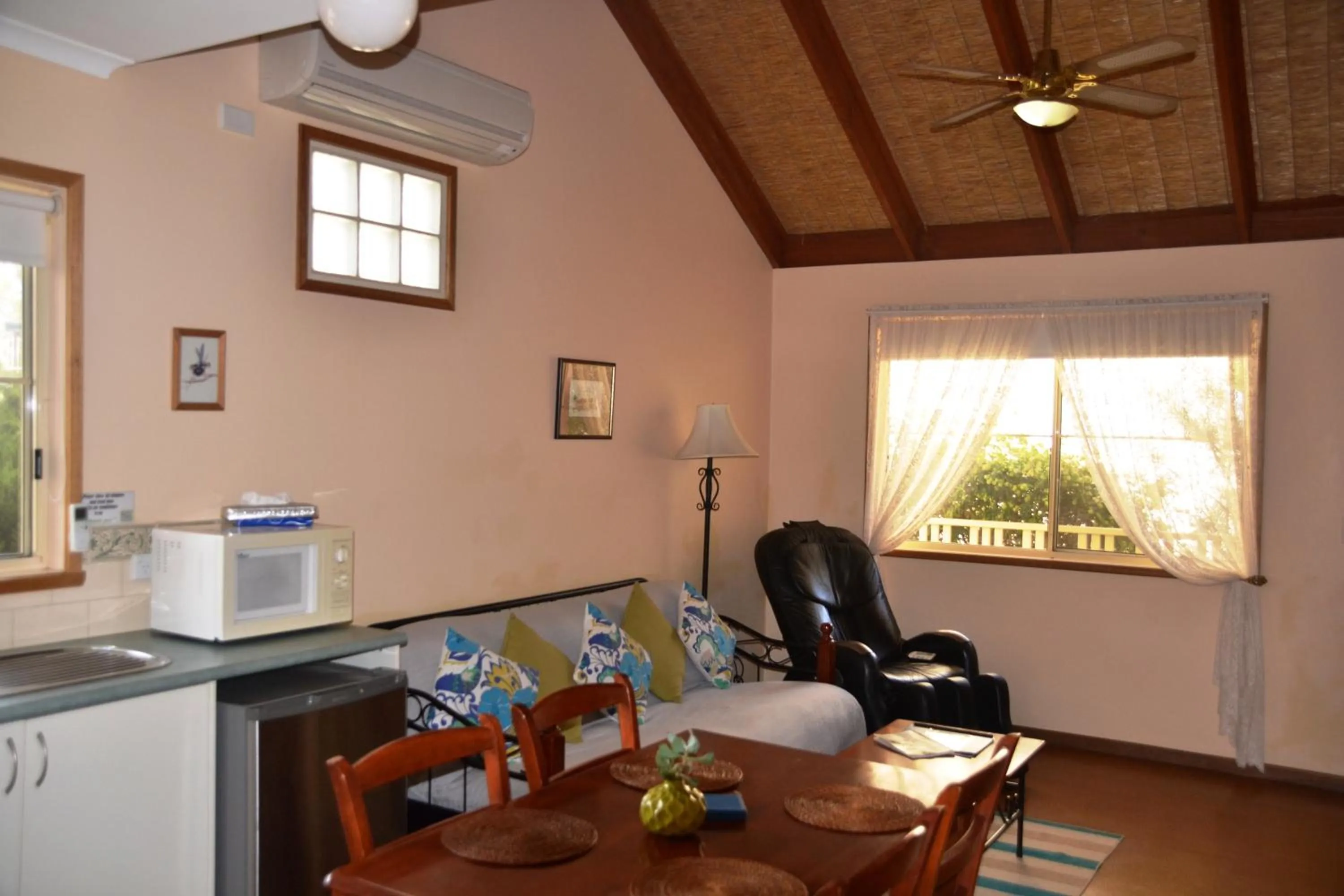 Living room in Avoca Cottages VICTORIA