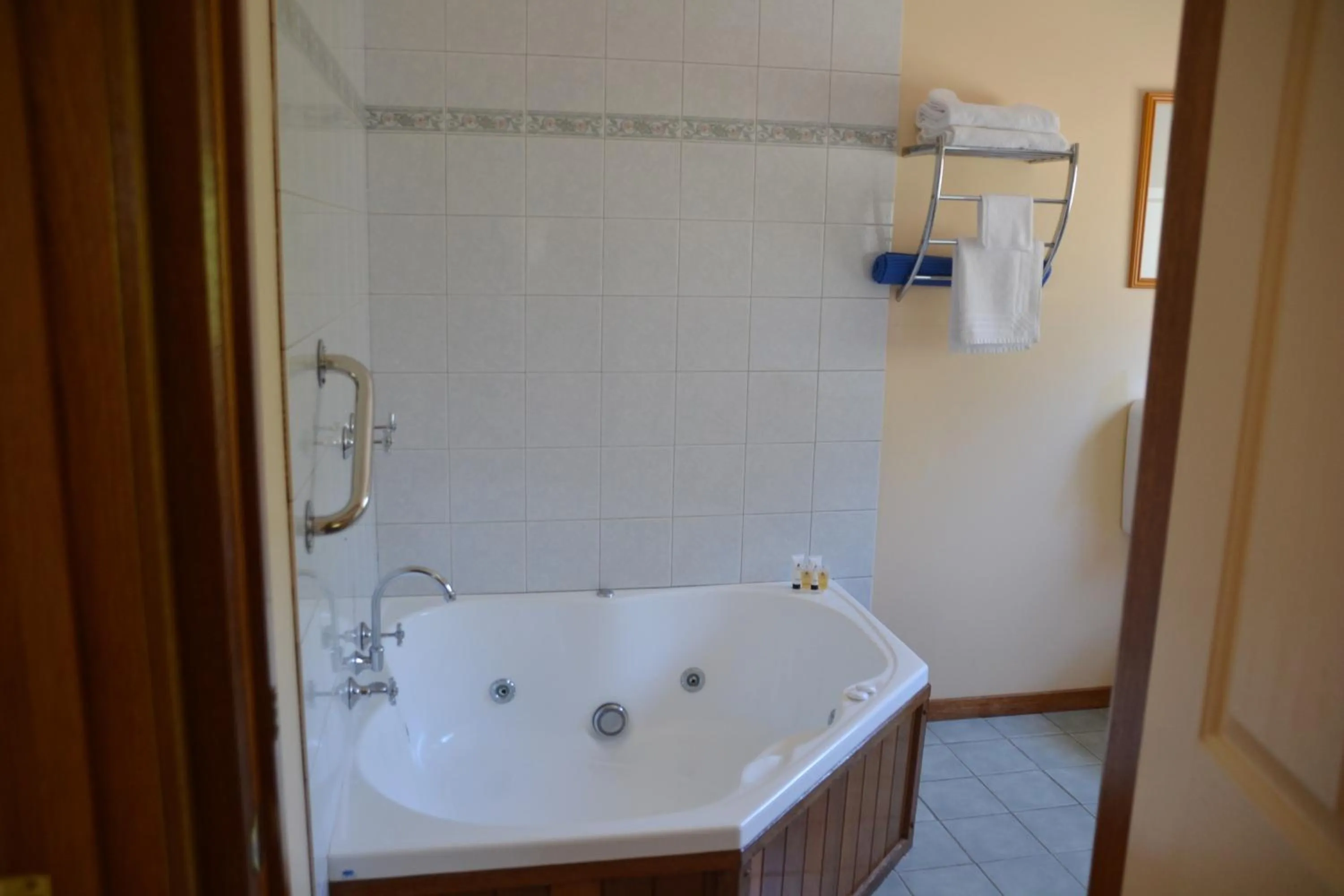 Bathroom in Avoca Cottages VICTORIA