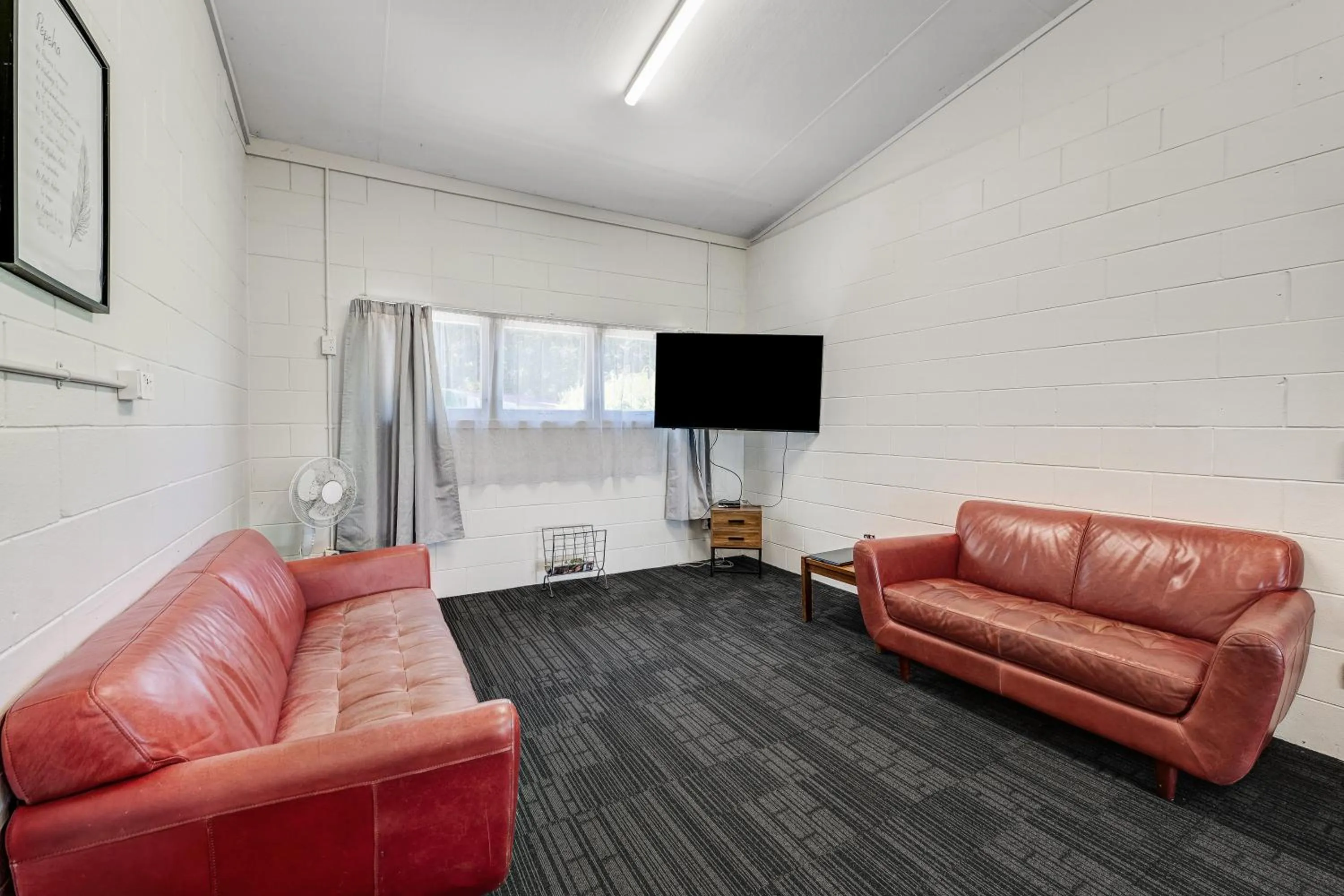 Communal lounge/ TV room in Waitangi Holiday Park