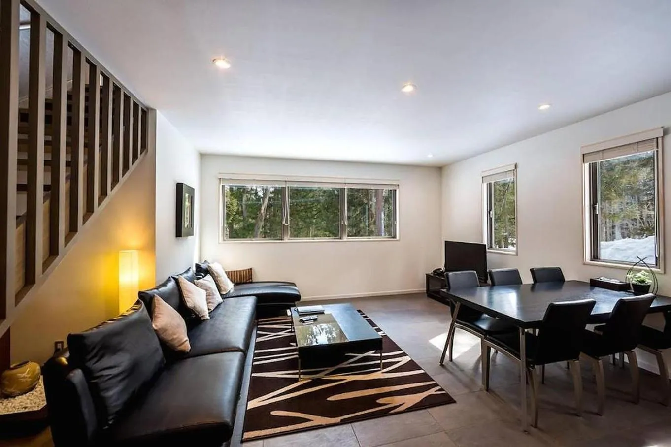 Living room in Phoenix Chalets by HHG