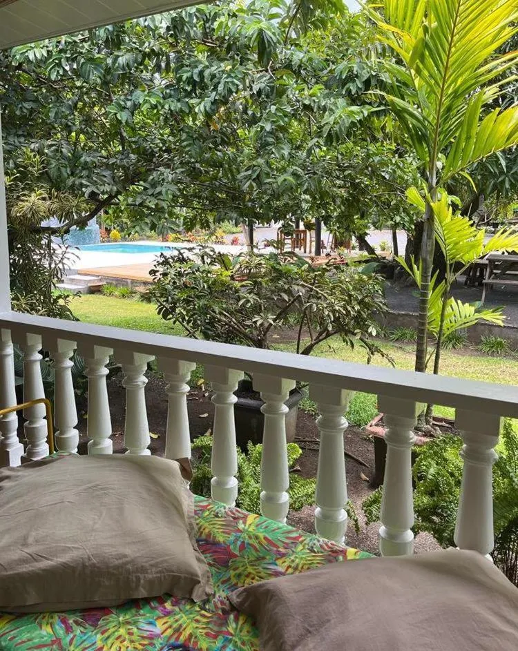 Garden in Pare LODGE TAHITI