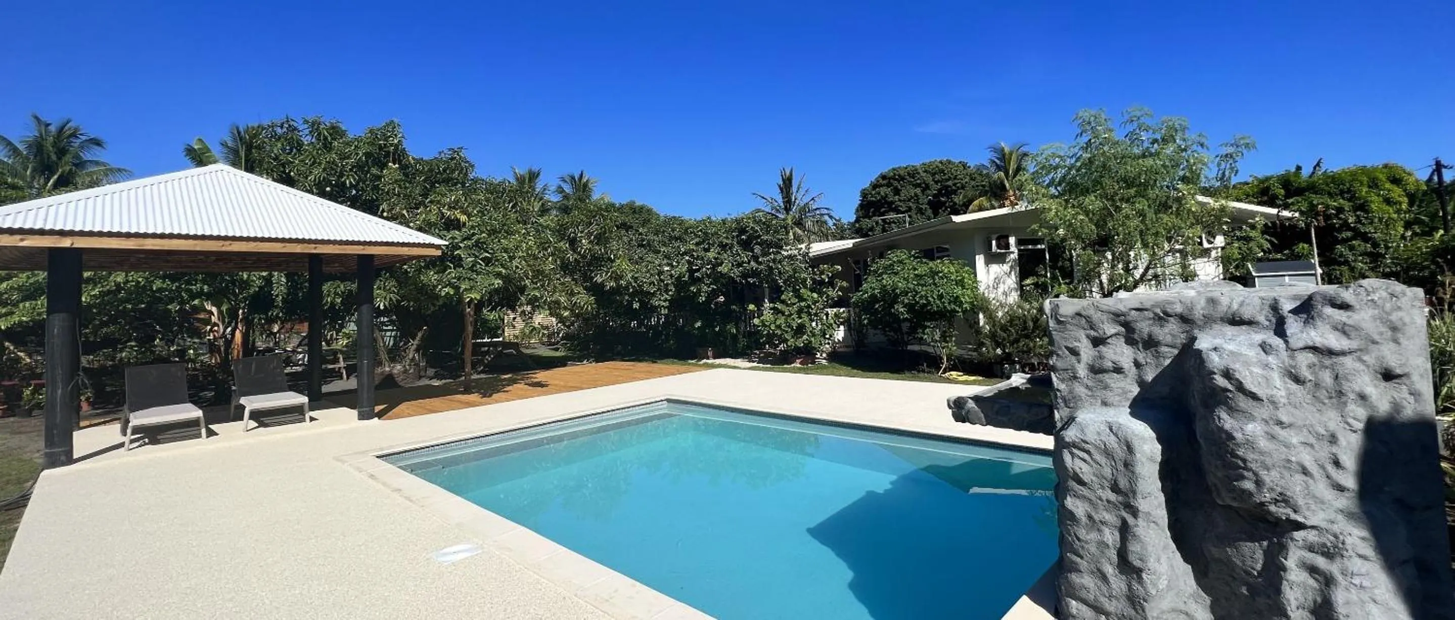 Pool view in Pare LODGE TAHITI