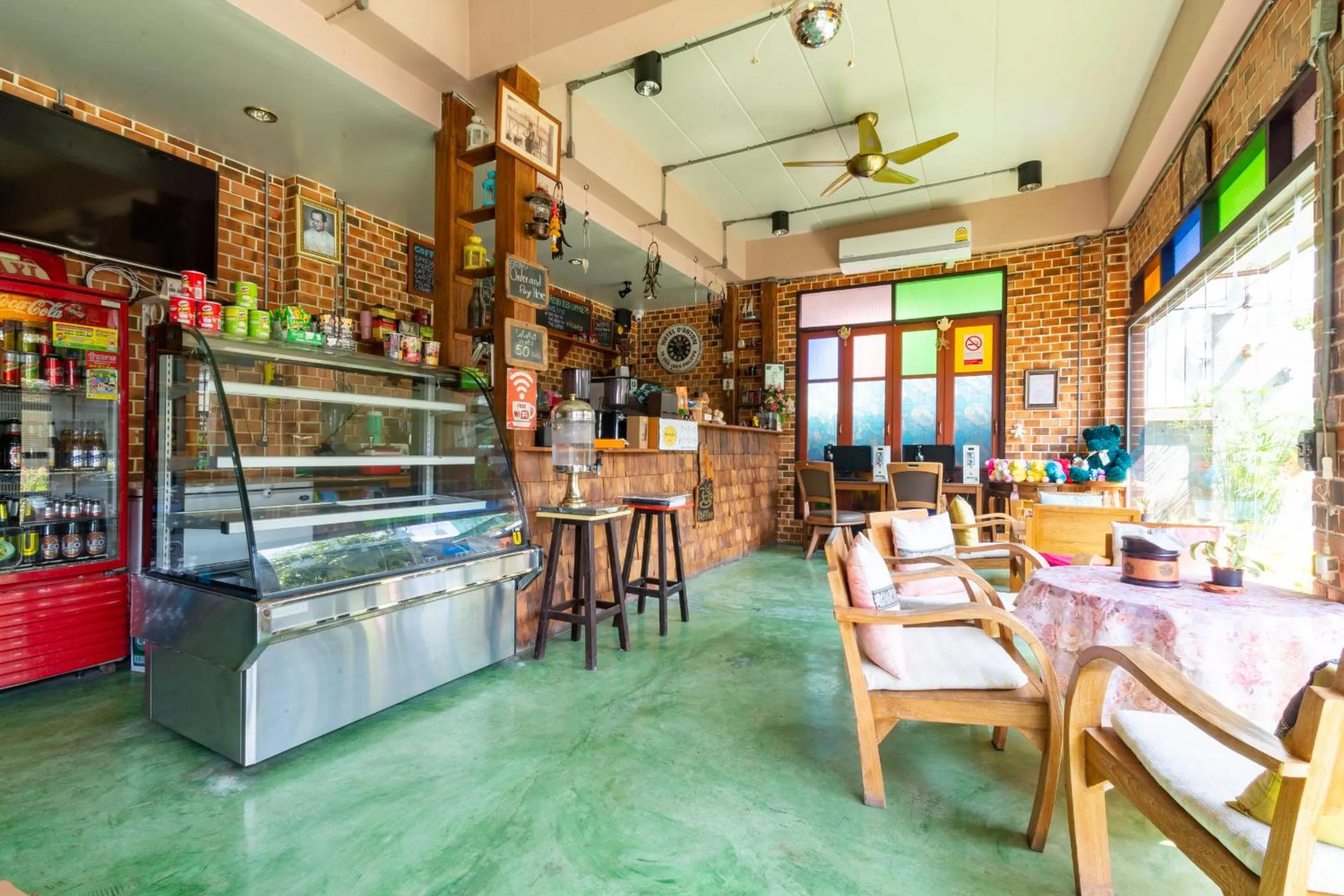 On-site shops in Medio De Pai