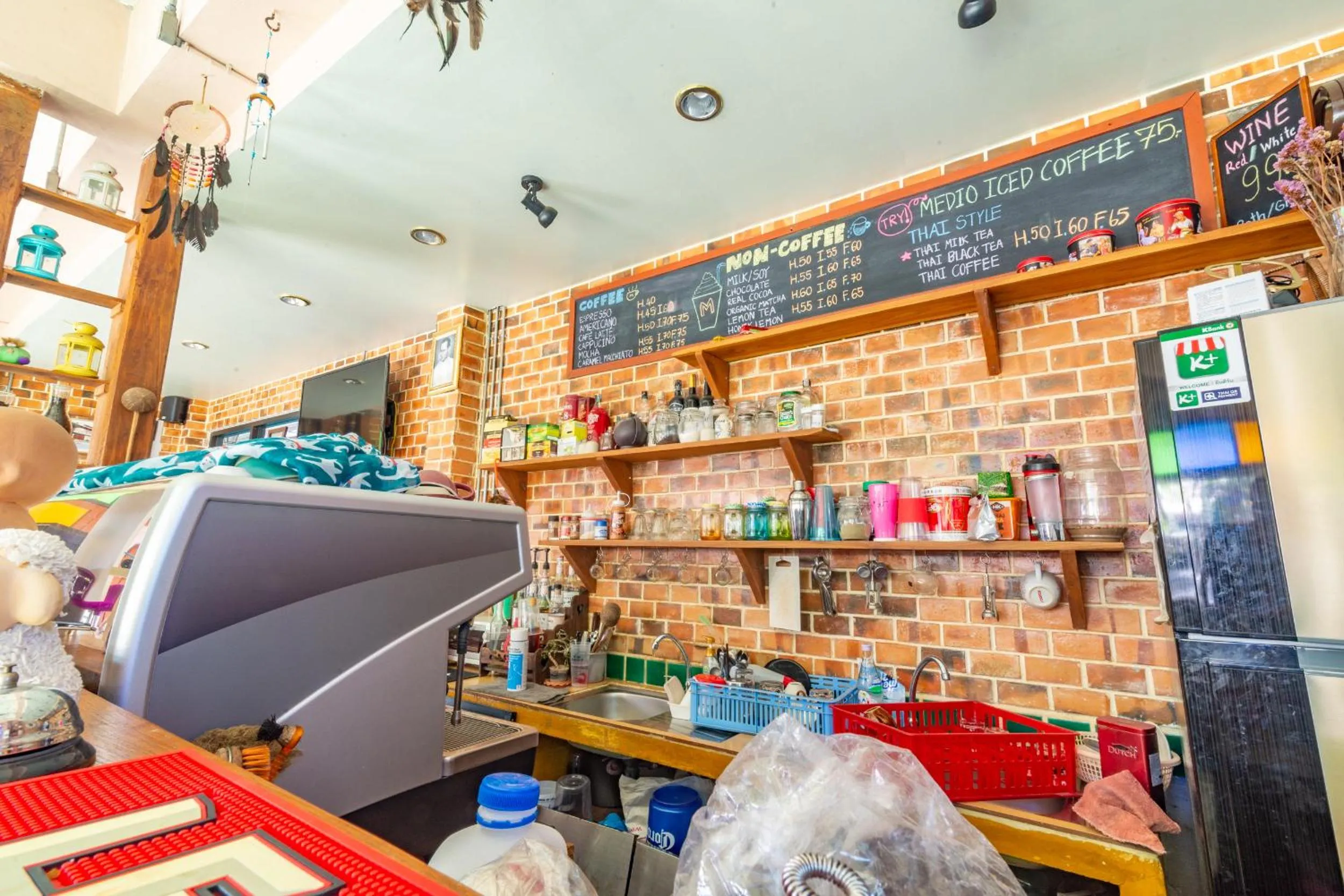 On-site shops in Medio De Pai