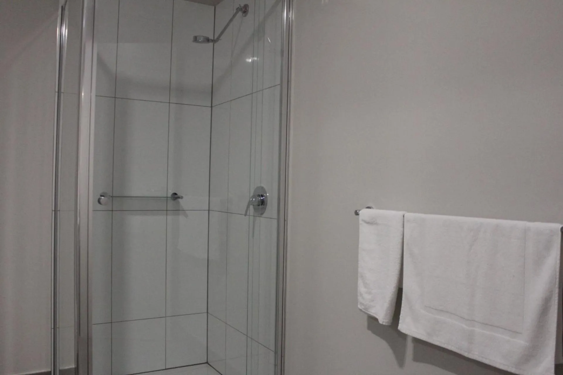 Bathroom in Cardigan Lodge