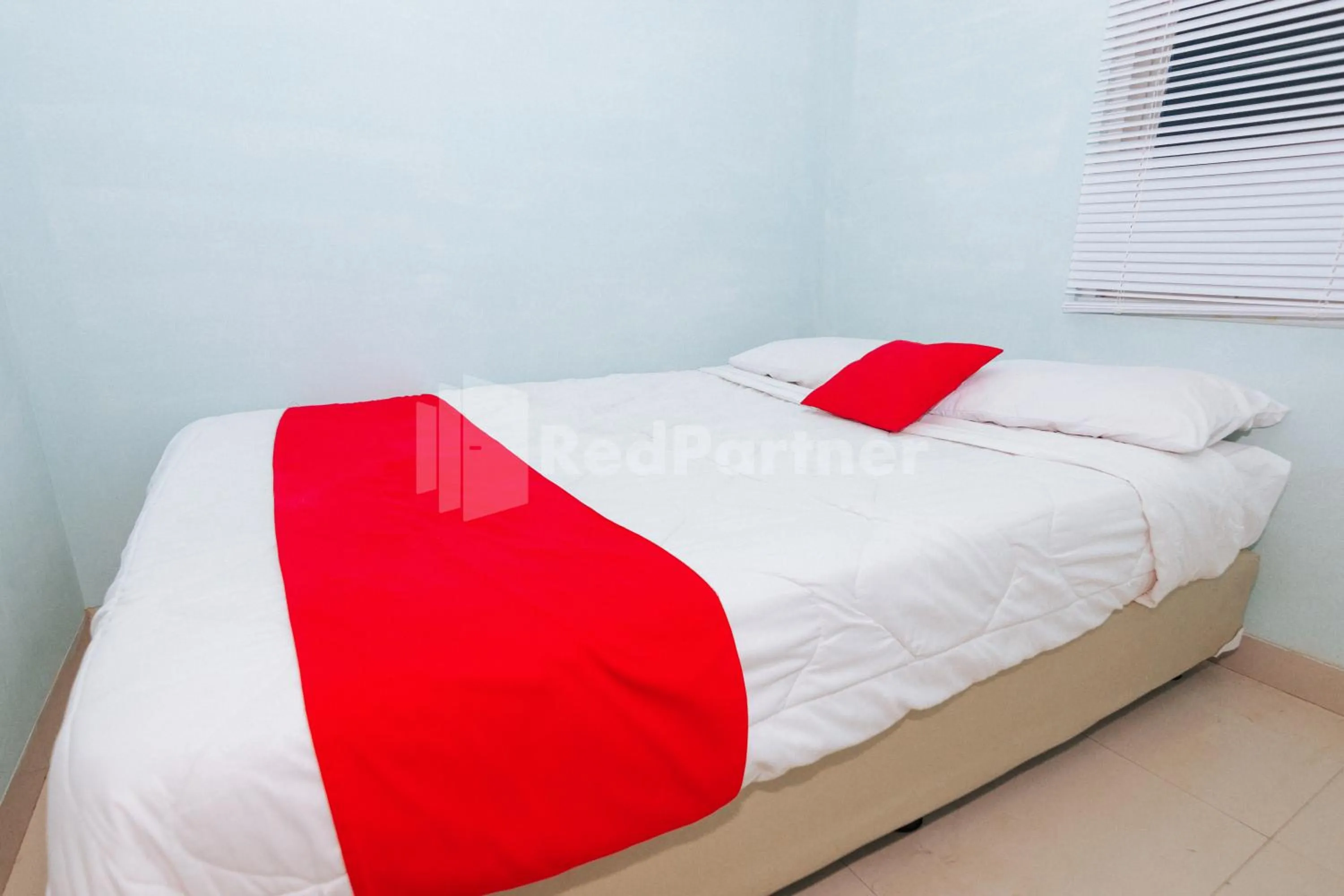 Bedroom, Bed in OYO 94494 Krekot Residence Pasar Baru COO Property
