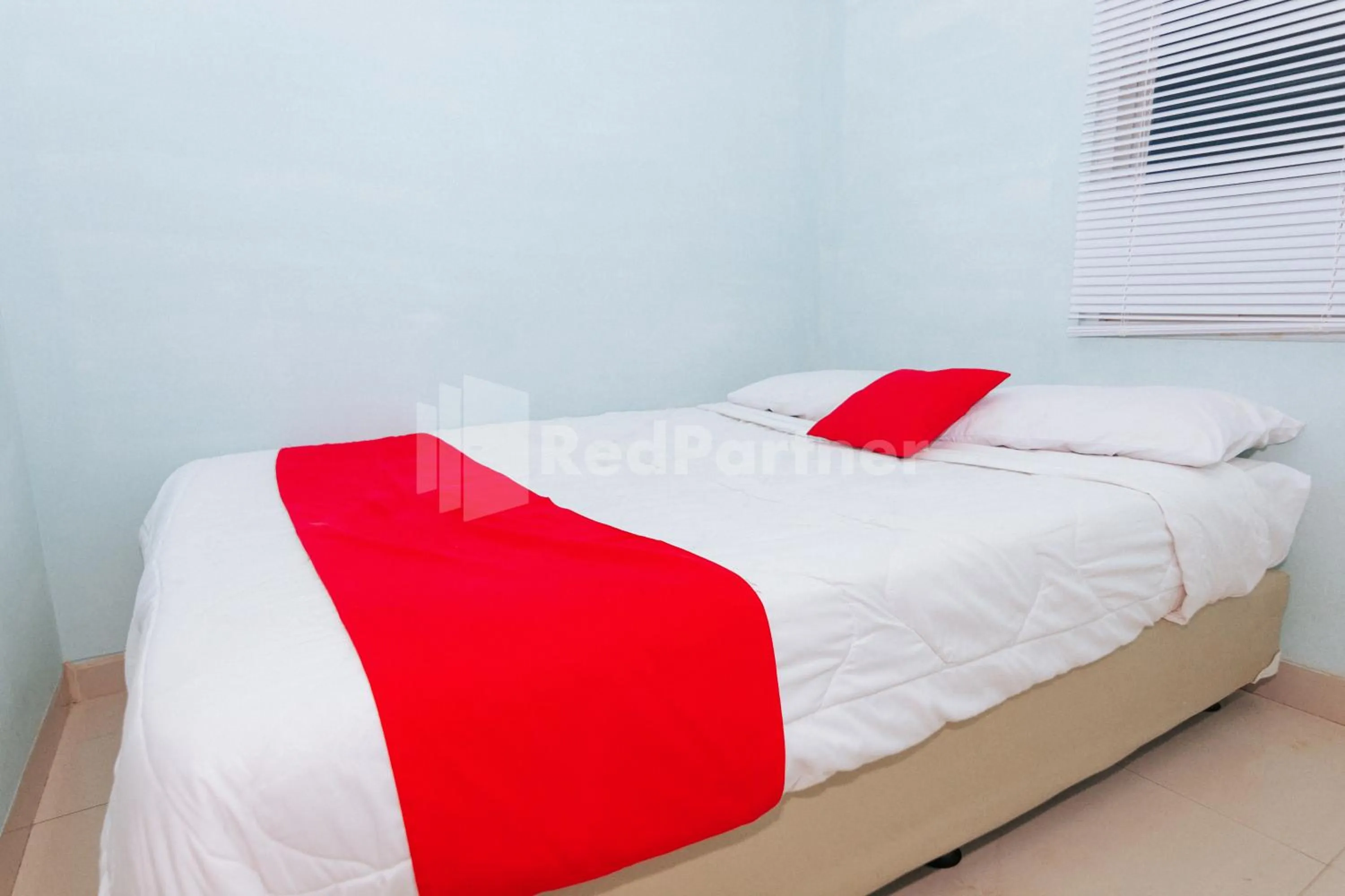 Bedroom, Bed in OYO 94494 Krekot Residence Pasar Baru COO Property