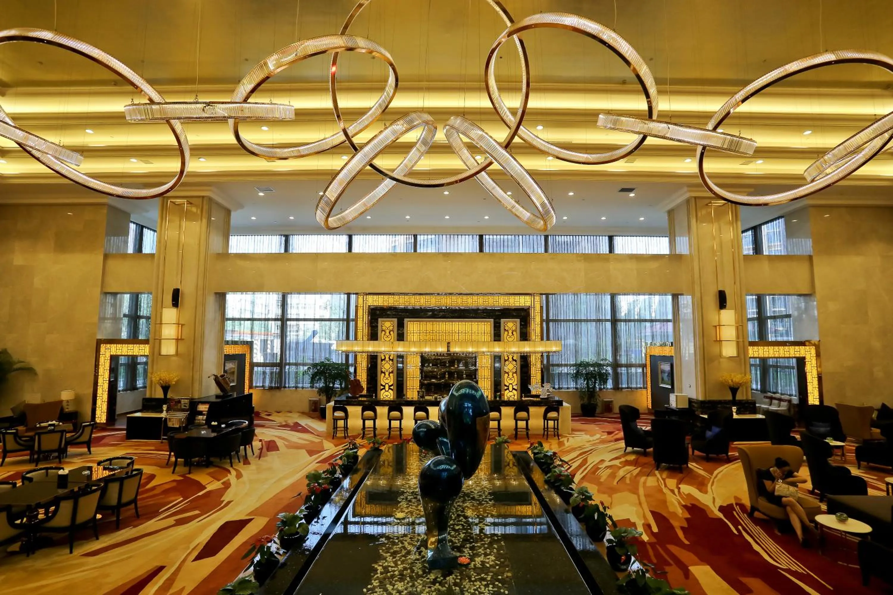 Communal lounge/ TV room in JinJiang International Hotel Urumqi