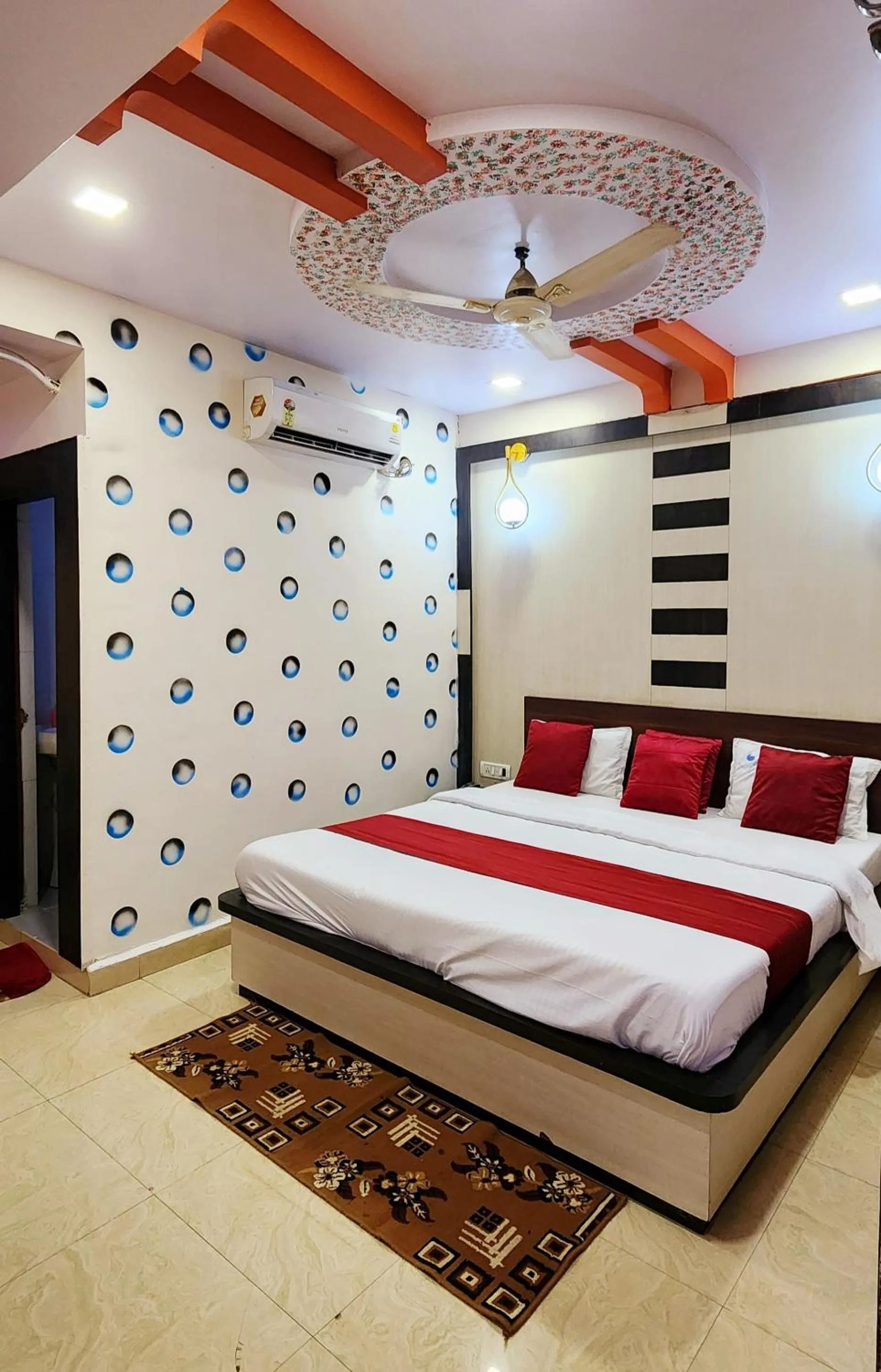 Bedroom, Bed in Hotel Satpura Safari