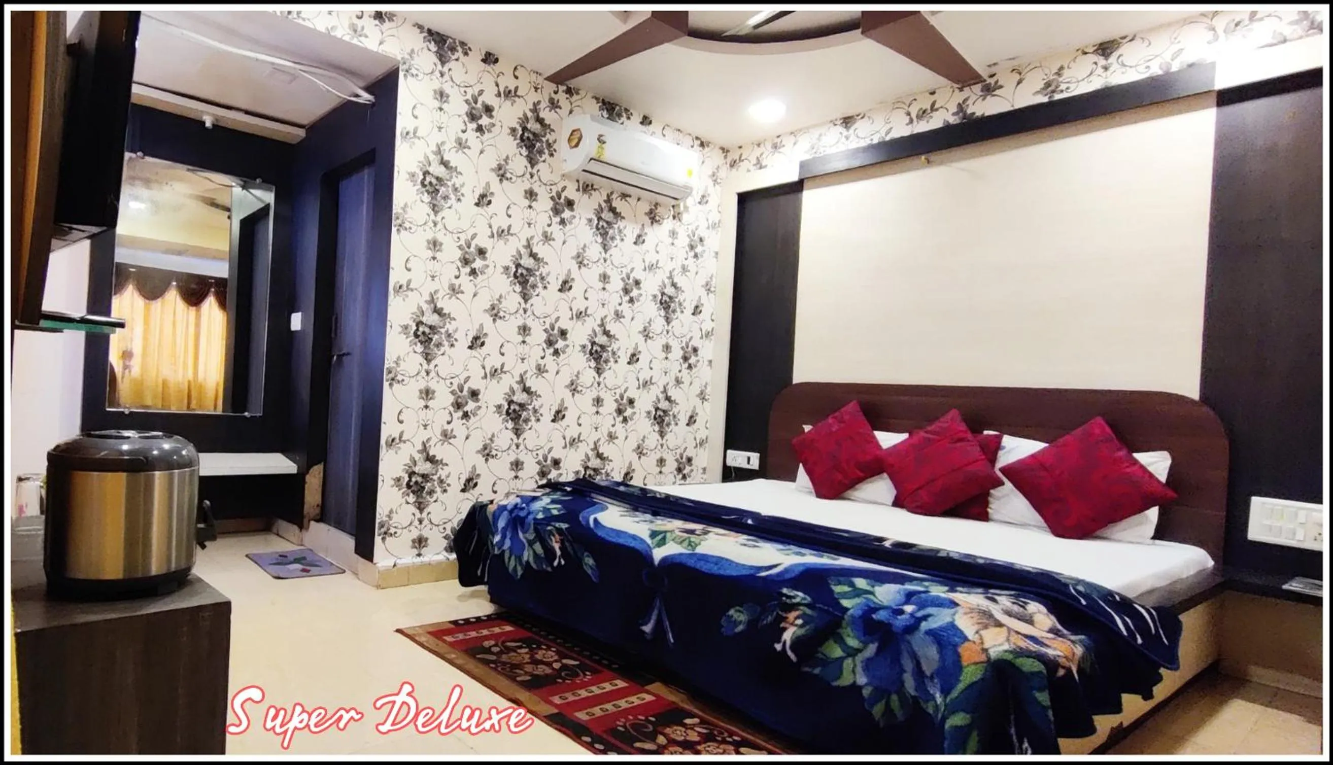 Photo of the whole room, Bed in Hotel Satpura Safari