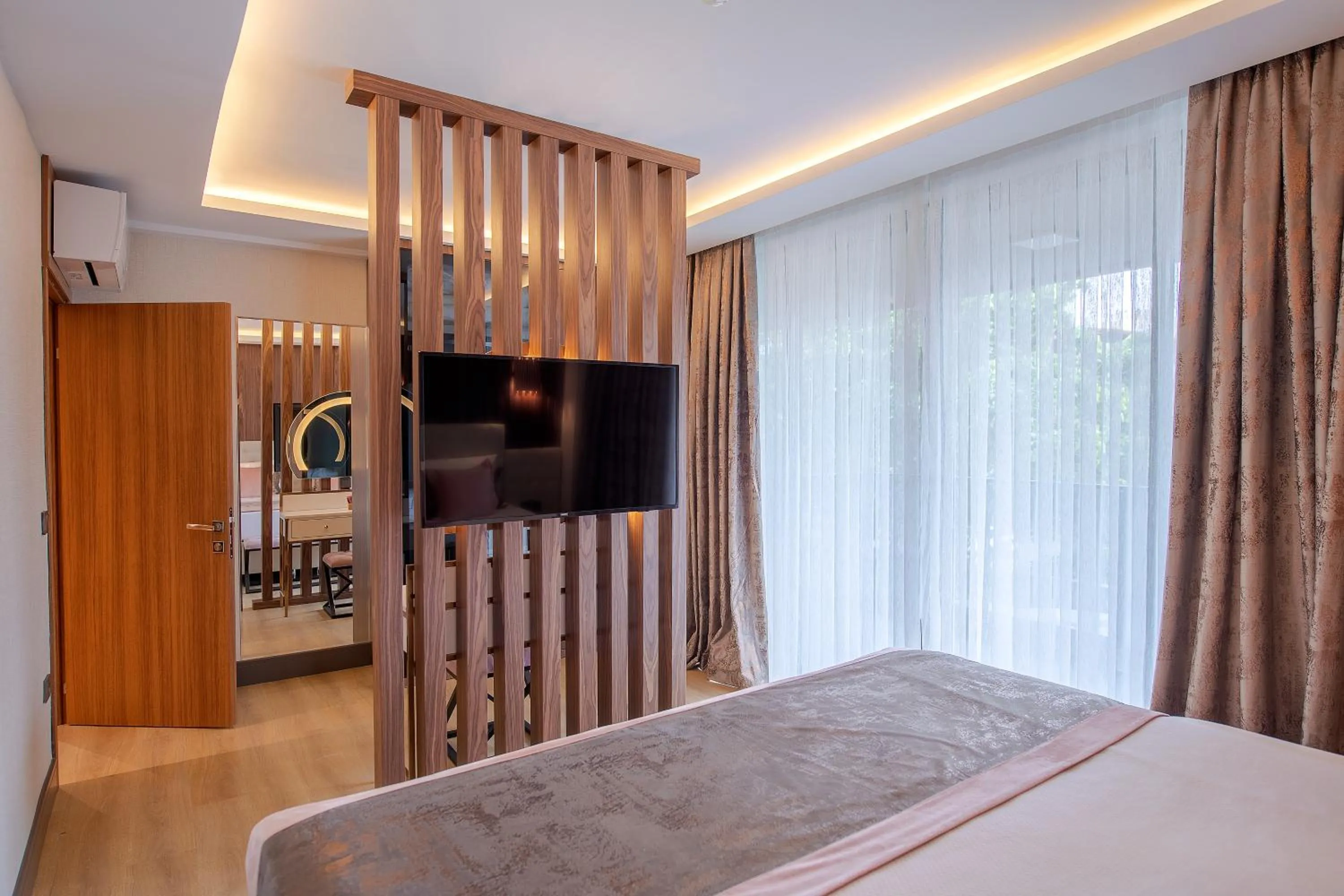 Bedroom, Bed in Sealife Royal