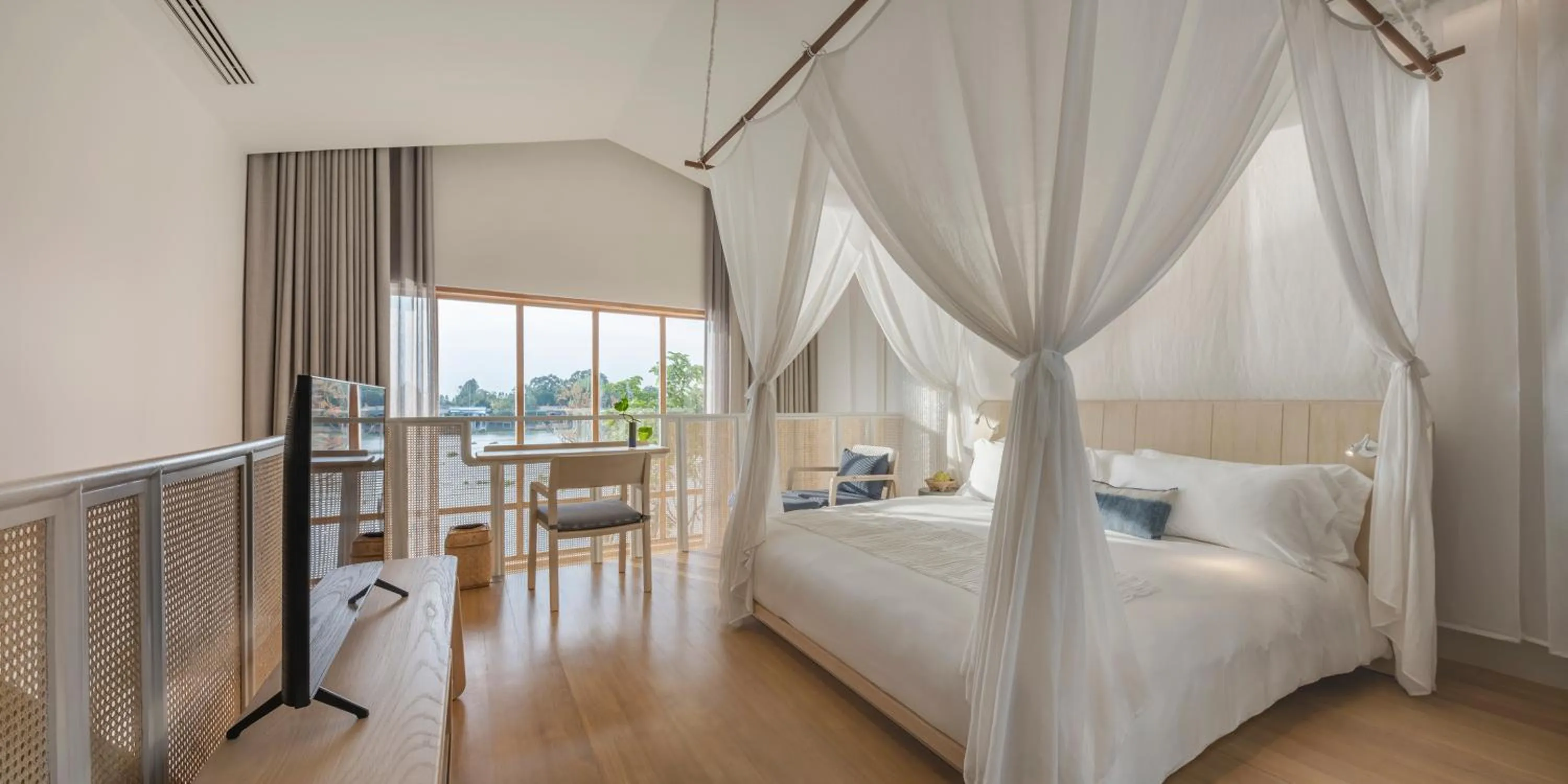 Bed in Sala Bang Pa-In