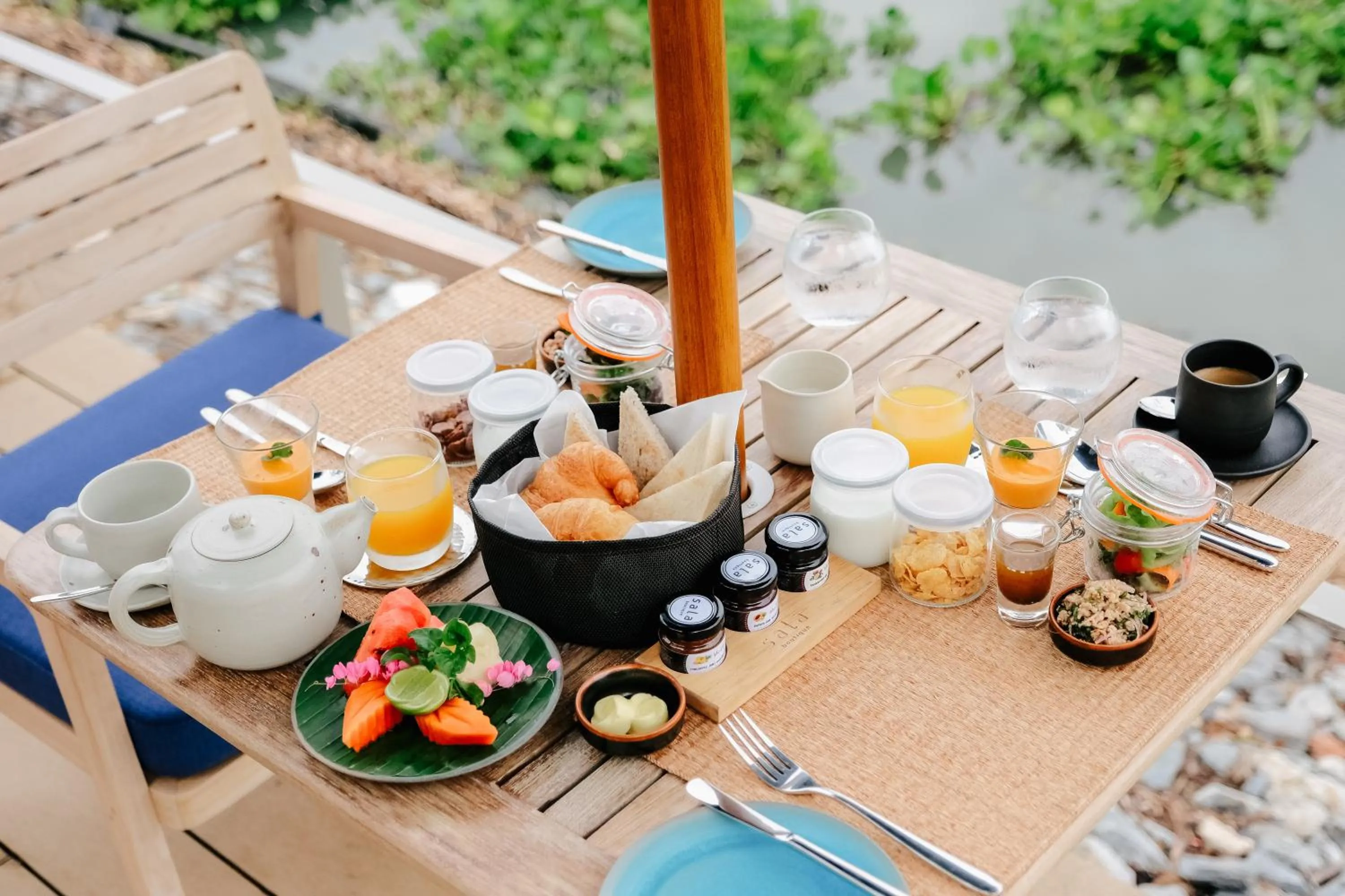 Breakfast in Sala Bang Pa-In